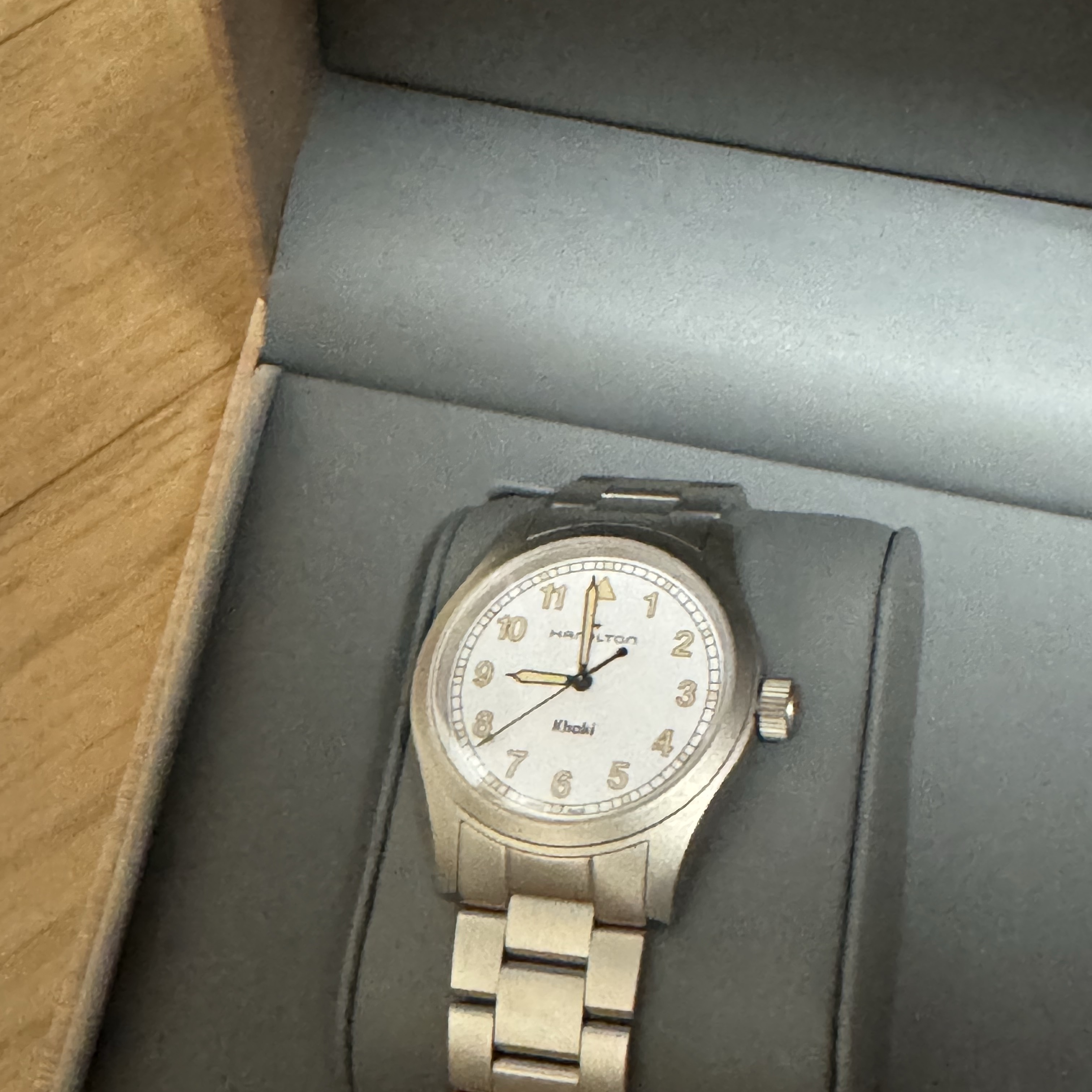 Hamilton Khaki Field Quartz 38mm Stainless Steel White 착용 스타일