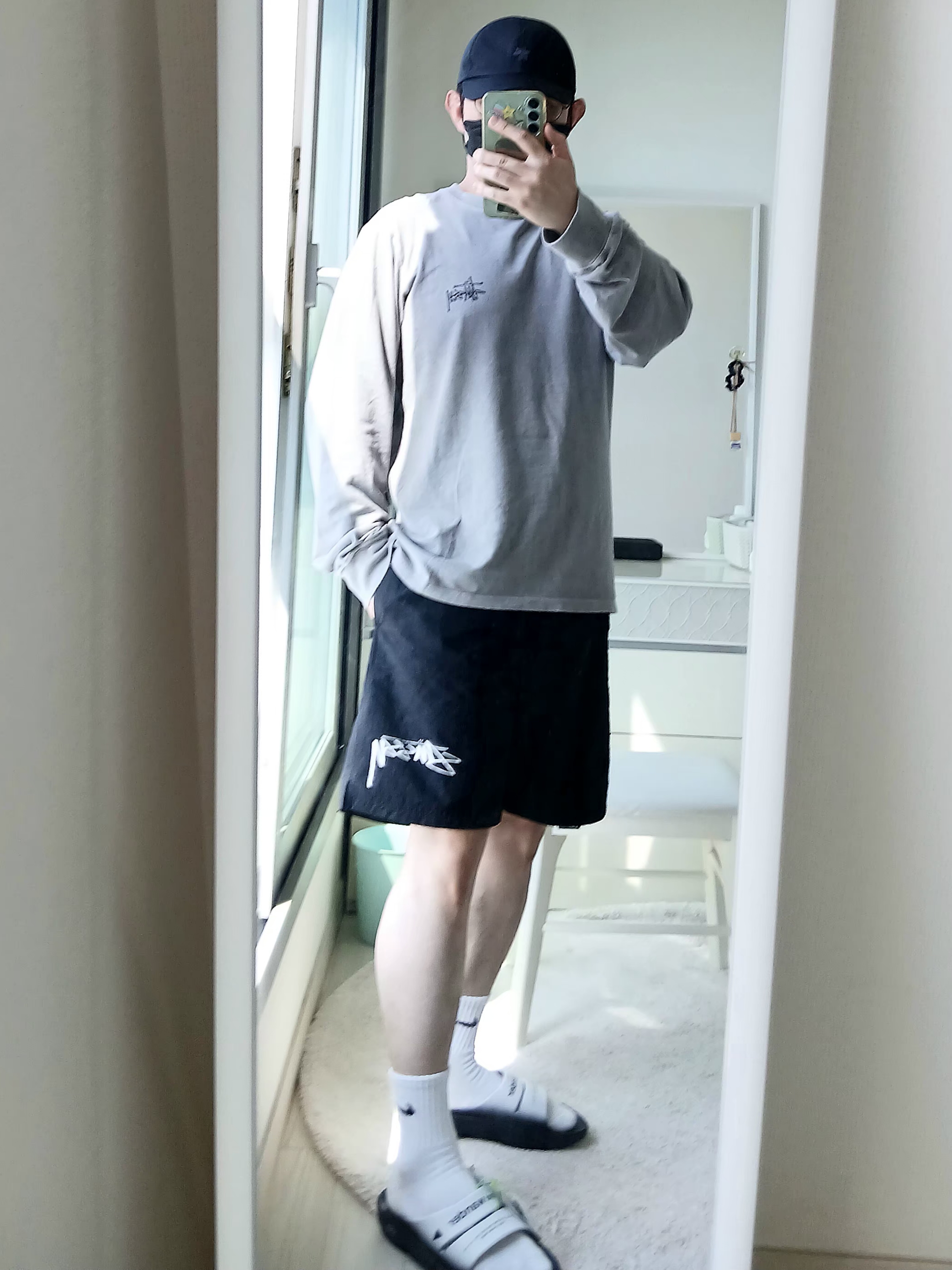 Stussy Basic Stussy Pigment Dyed LS T-Shirt Grey 2022, Nike x Stussy Shorts Black (FJ9167-010) 착용 스타일 - 10
