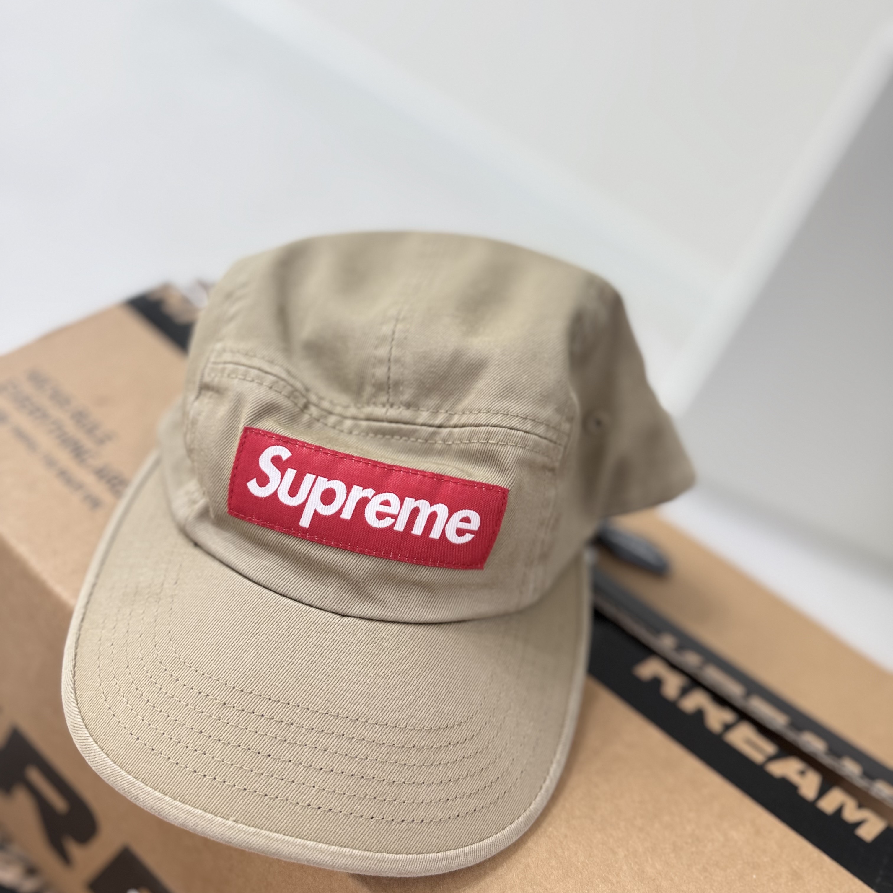Supreme Washed Chino Twill Camp Cap Tan - 25FW 착용 스타일