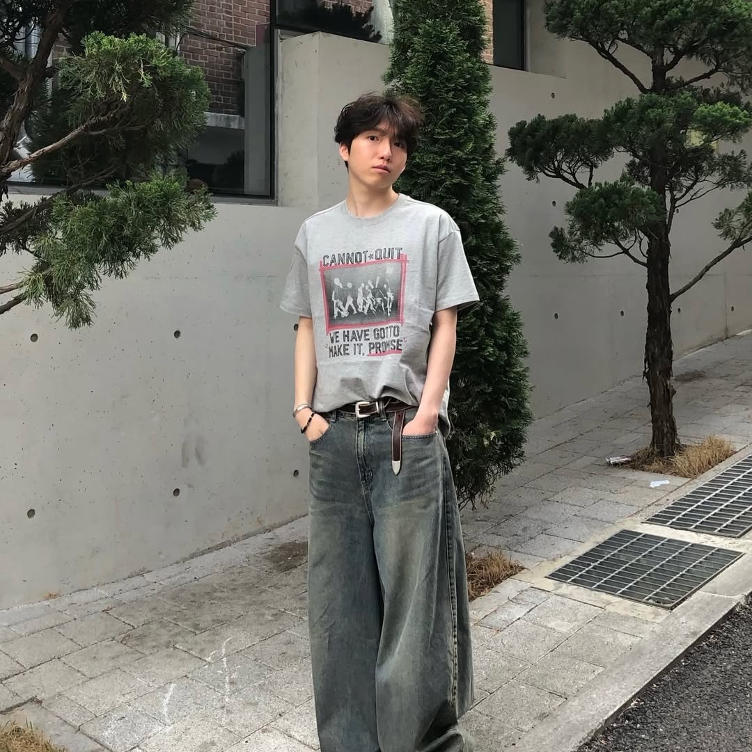 AMOU Marking Box Half T-Shirts Gray 착용 스타일 - 6