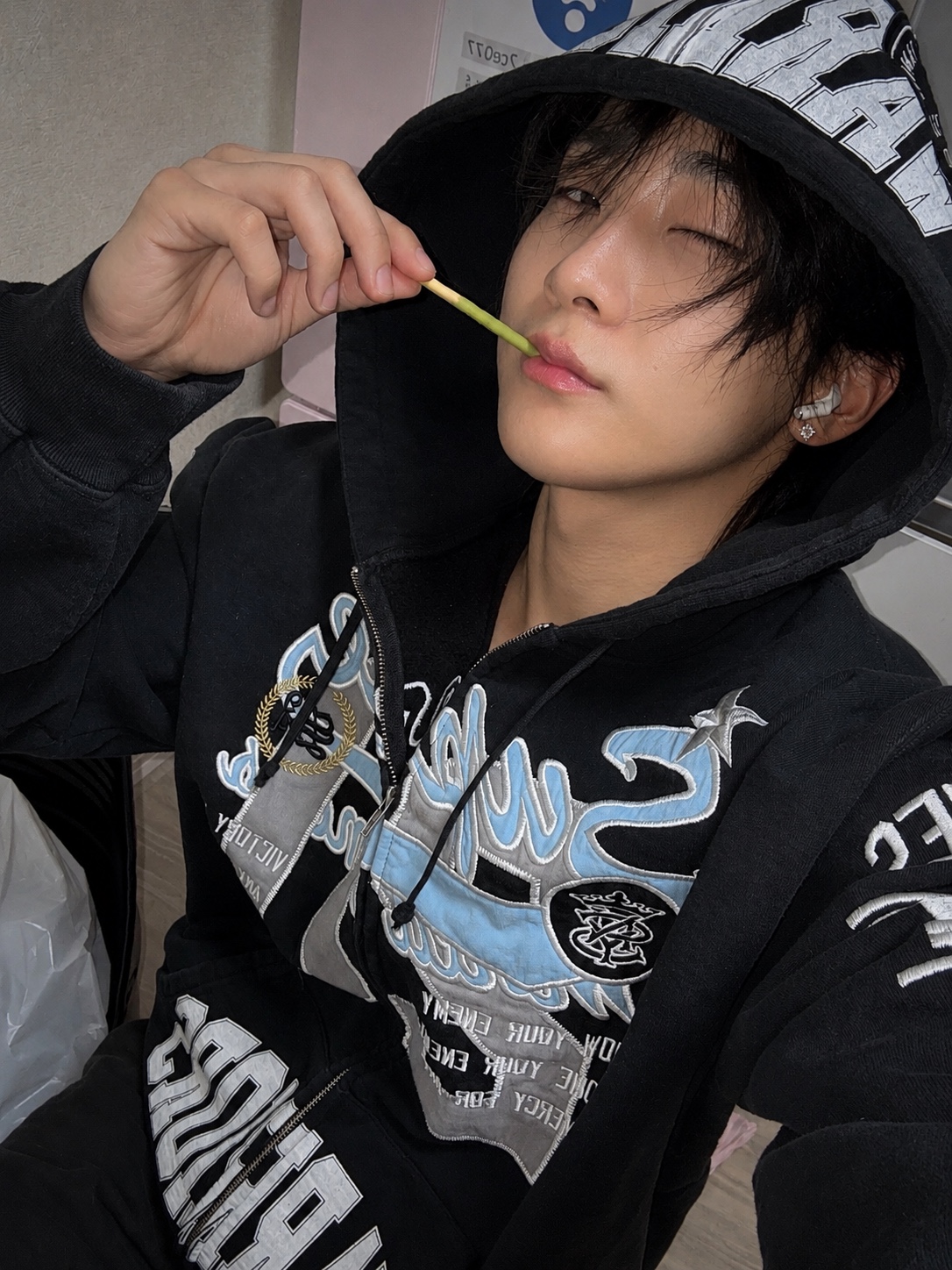 Supreme Warriors Applique Zip Up Hooded Sweatshirt Black - 26SS 착용 스타일 - 2