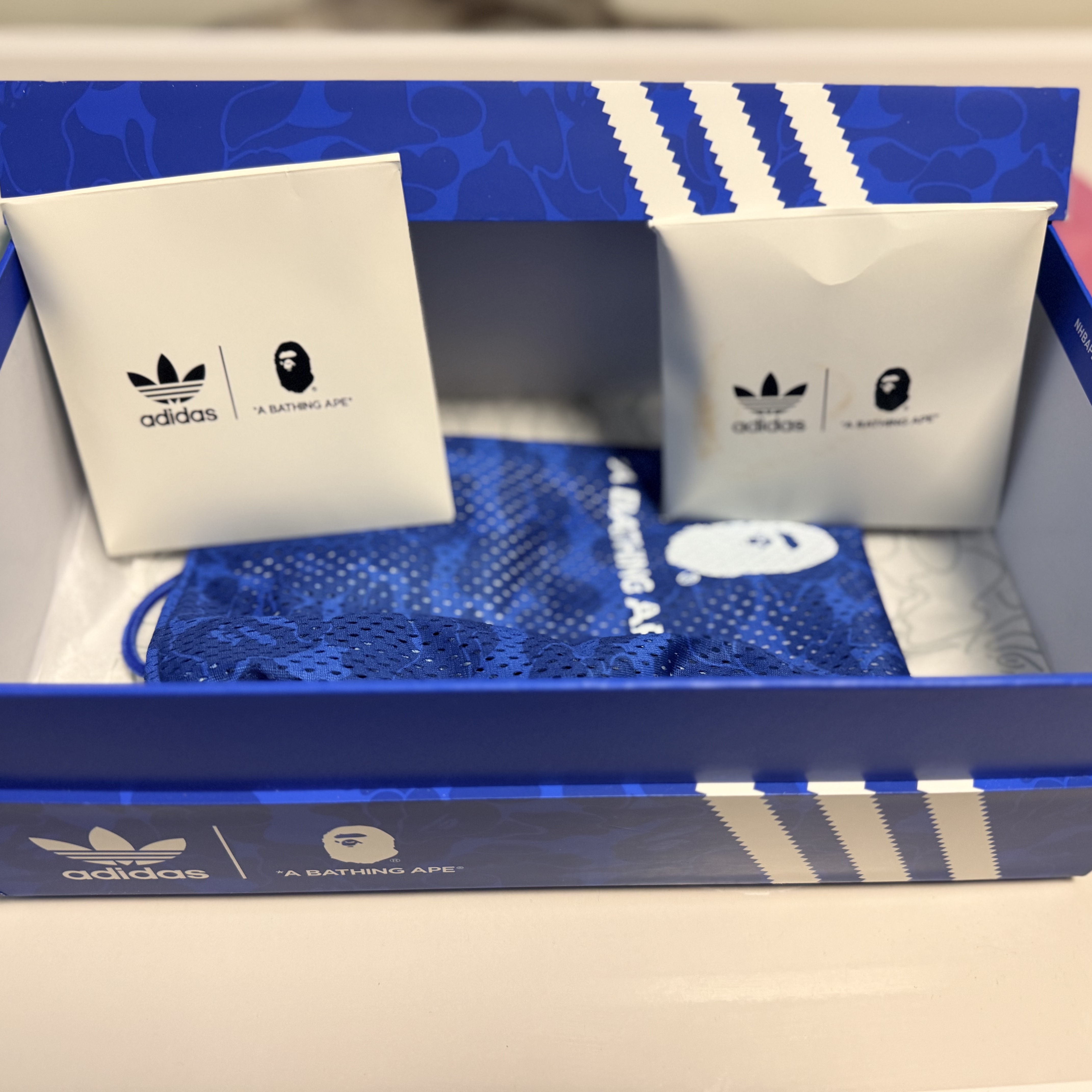 Adidas x BAPE Lawsuit Shadow Green Cloud White 착용 스타일 - 4