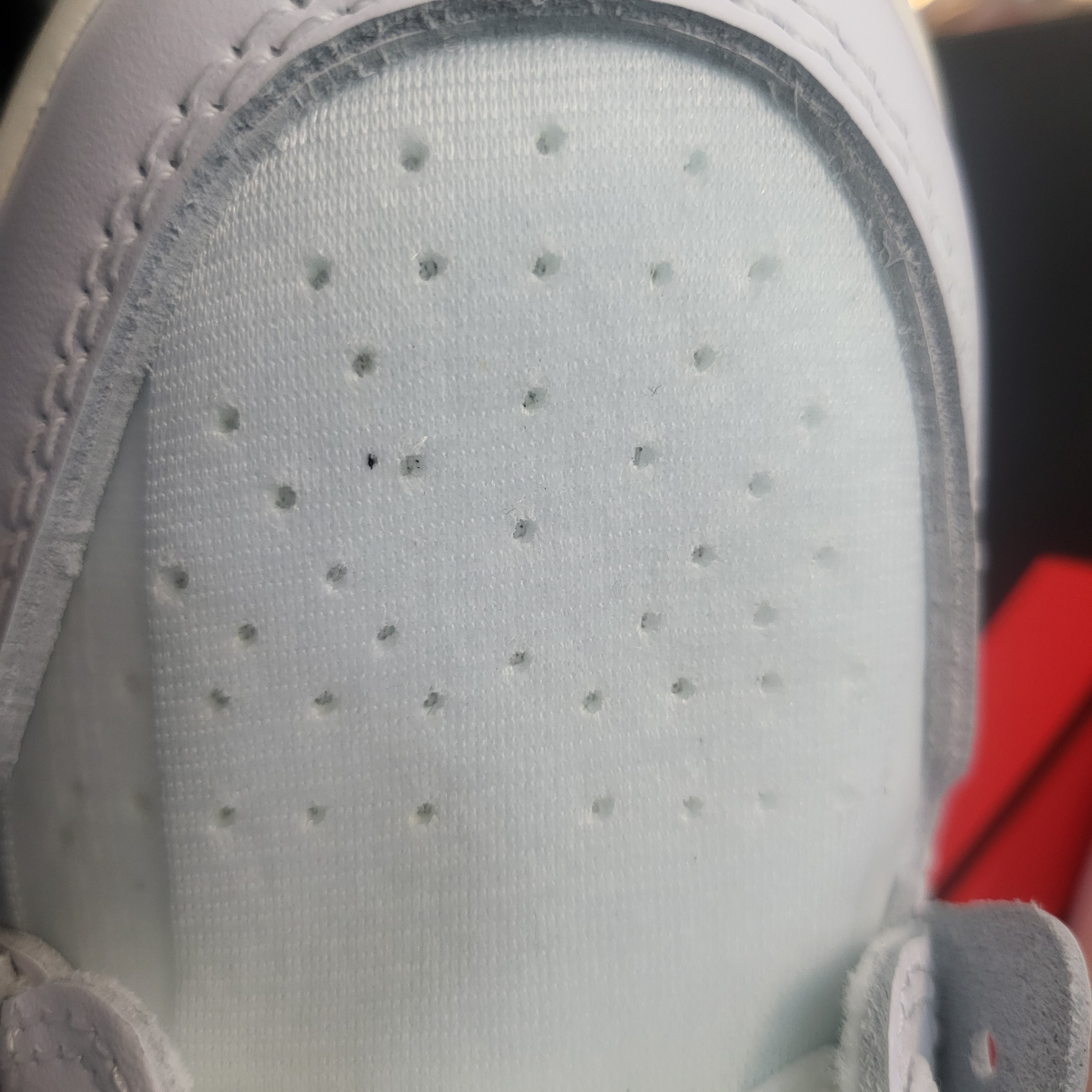 Jordan 1 x Virgil Abloh Archive Retro High Alaska White 착용 스타일 - 4