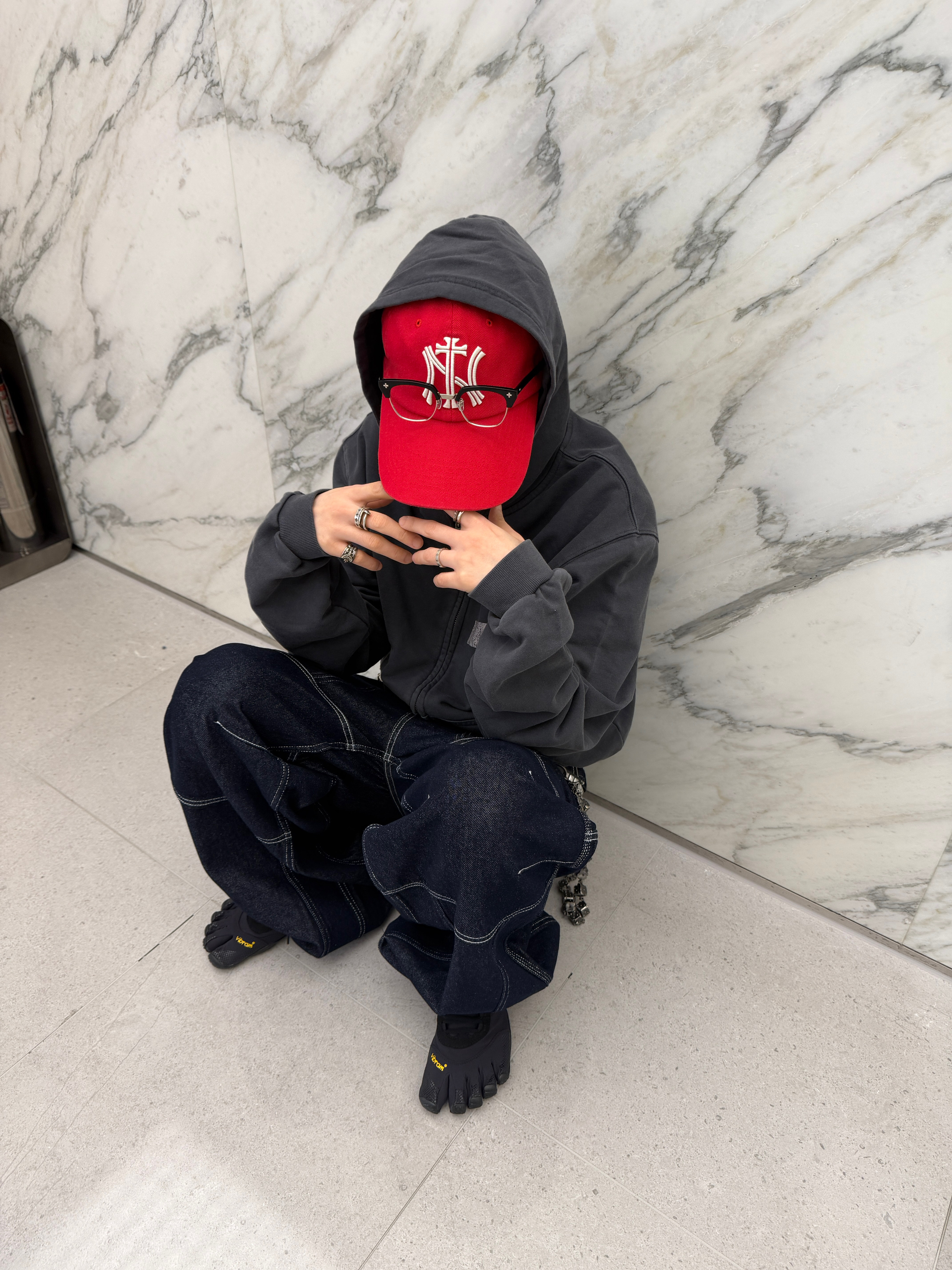 ROARINGRAD Rawline Indigo Denim Pants, ETCE Ny Cross Washed Cap Red 착용 스타일 - 8
