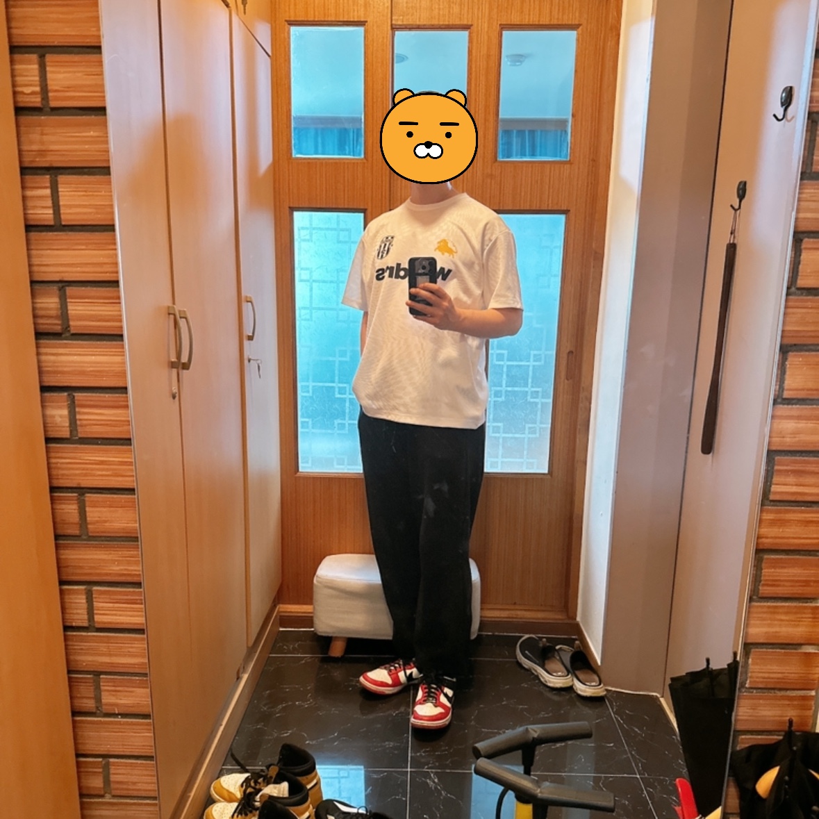 WKNDRS King Soccer SS Jersey White 착용 스타일