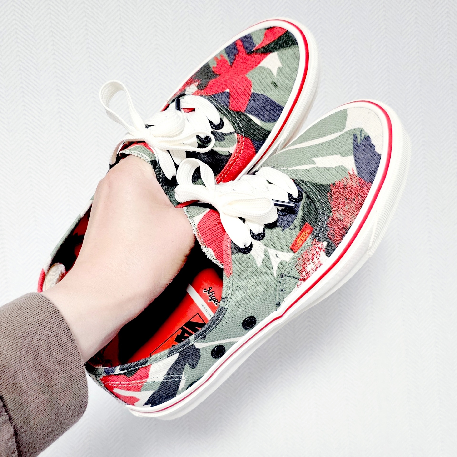 Vans Vault x Nigel Cabourn OG Authentic LX Army Green Camo 착용 스타일