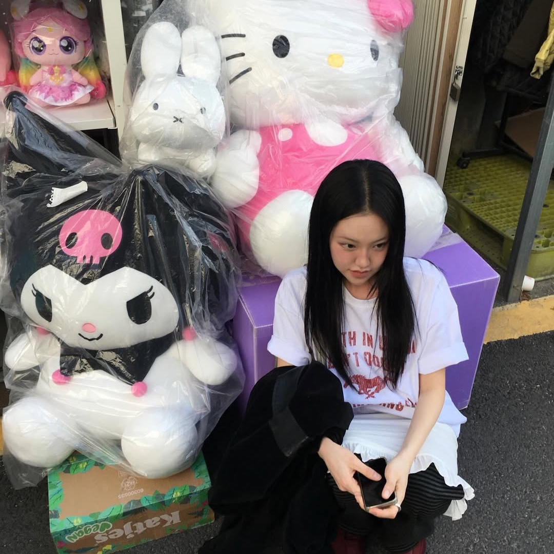 AMOU Vintage Horse Half T-Shirts White 착용 스타일 - 4