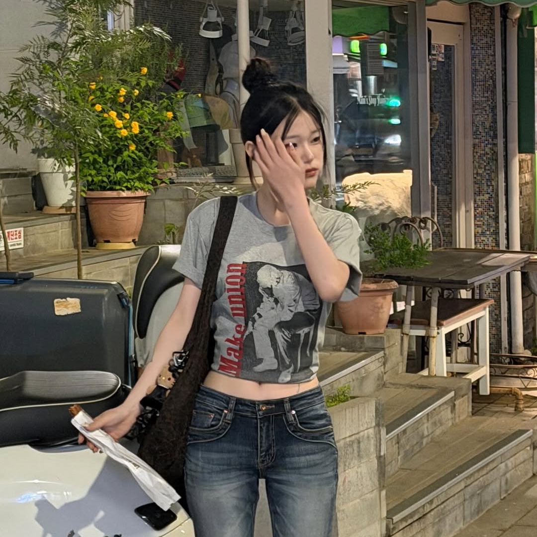AMOU Trouble Half T-Shirts Gray 착용 스타일 - 4