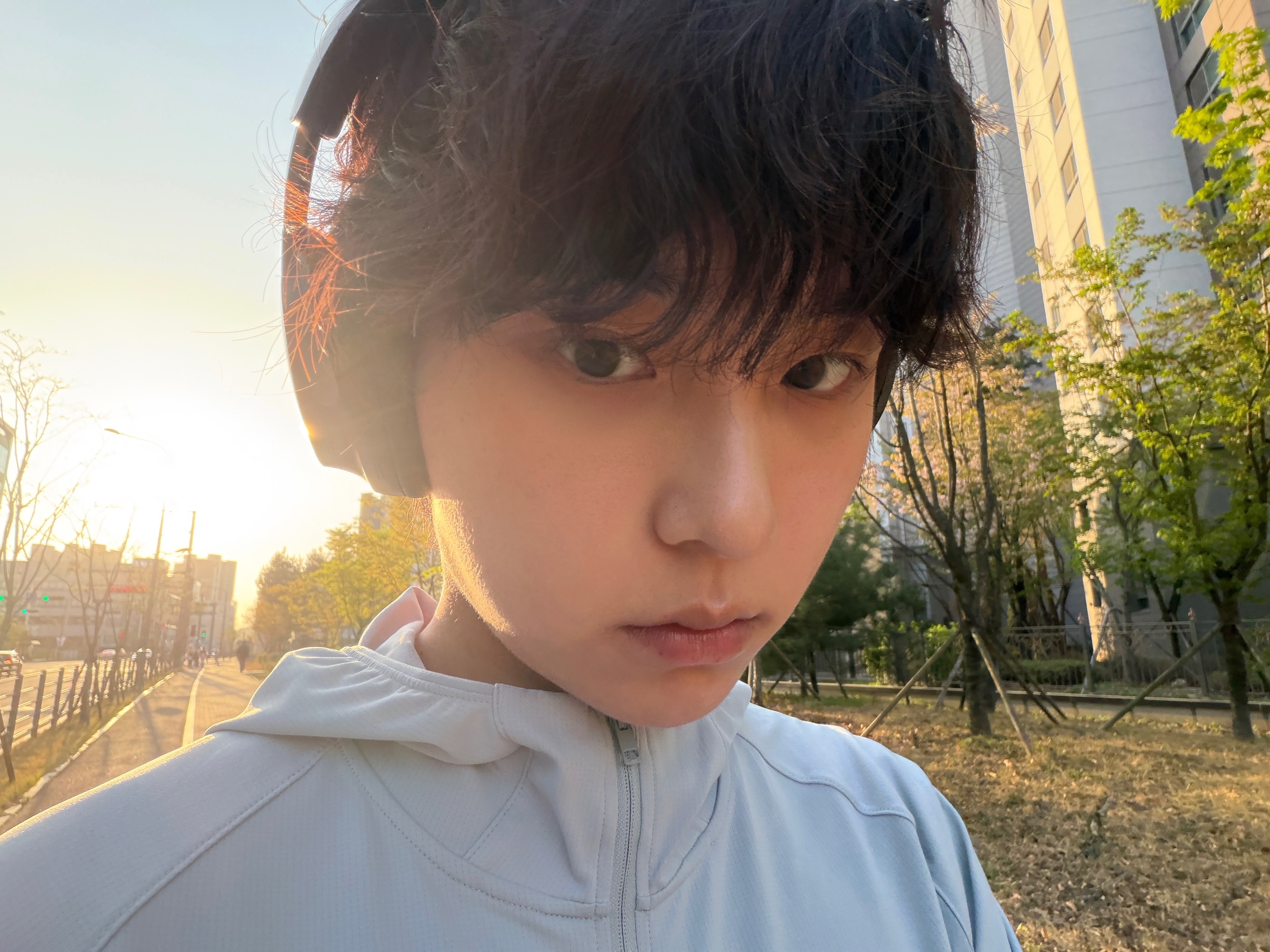 BOSE QC Triple Black (Korean Ver.), Uniqlo Pocketable UV Nanodesign Parka Gray - JP 착용 스타일
