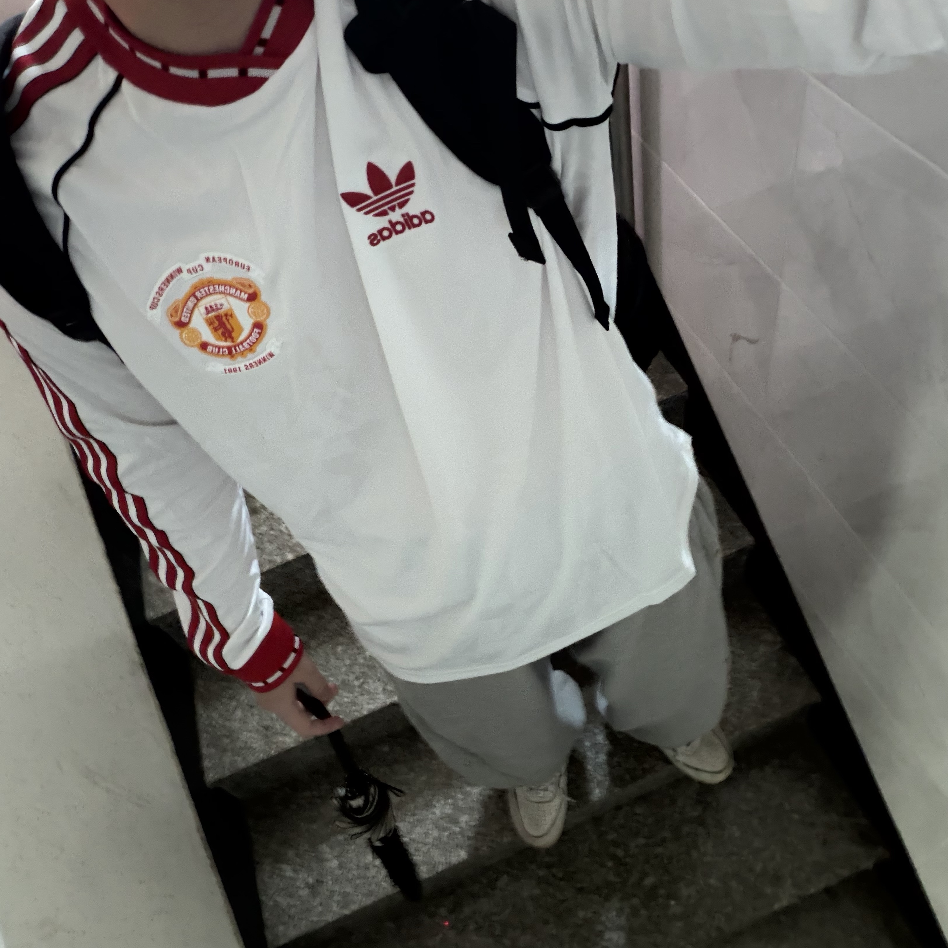 Adidas Manchester United 91 Away Long Sleeve Jersey White - KR Sizing, BAPE Color Camo NYC Logo Mesh Cap Red 착용 스타일 - 3