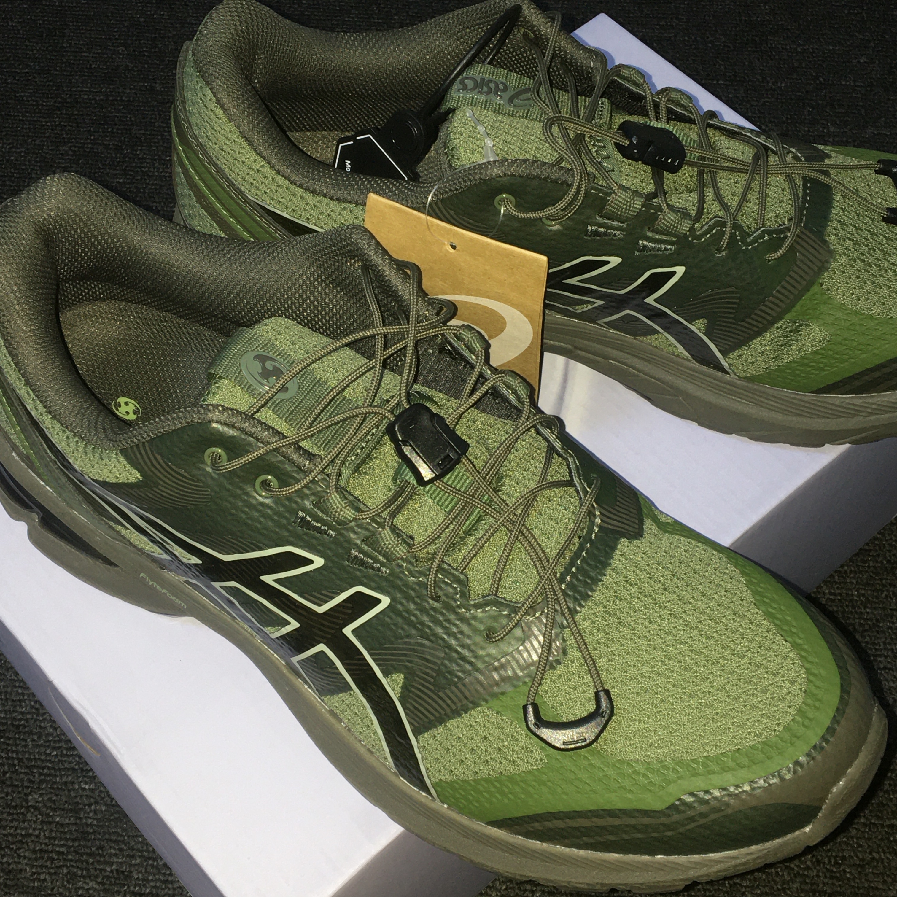 Asics x Sansan Gear Gel-Terrain Bronze Green Tarmac 착용 스타일 - 1