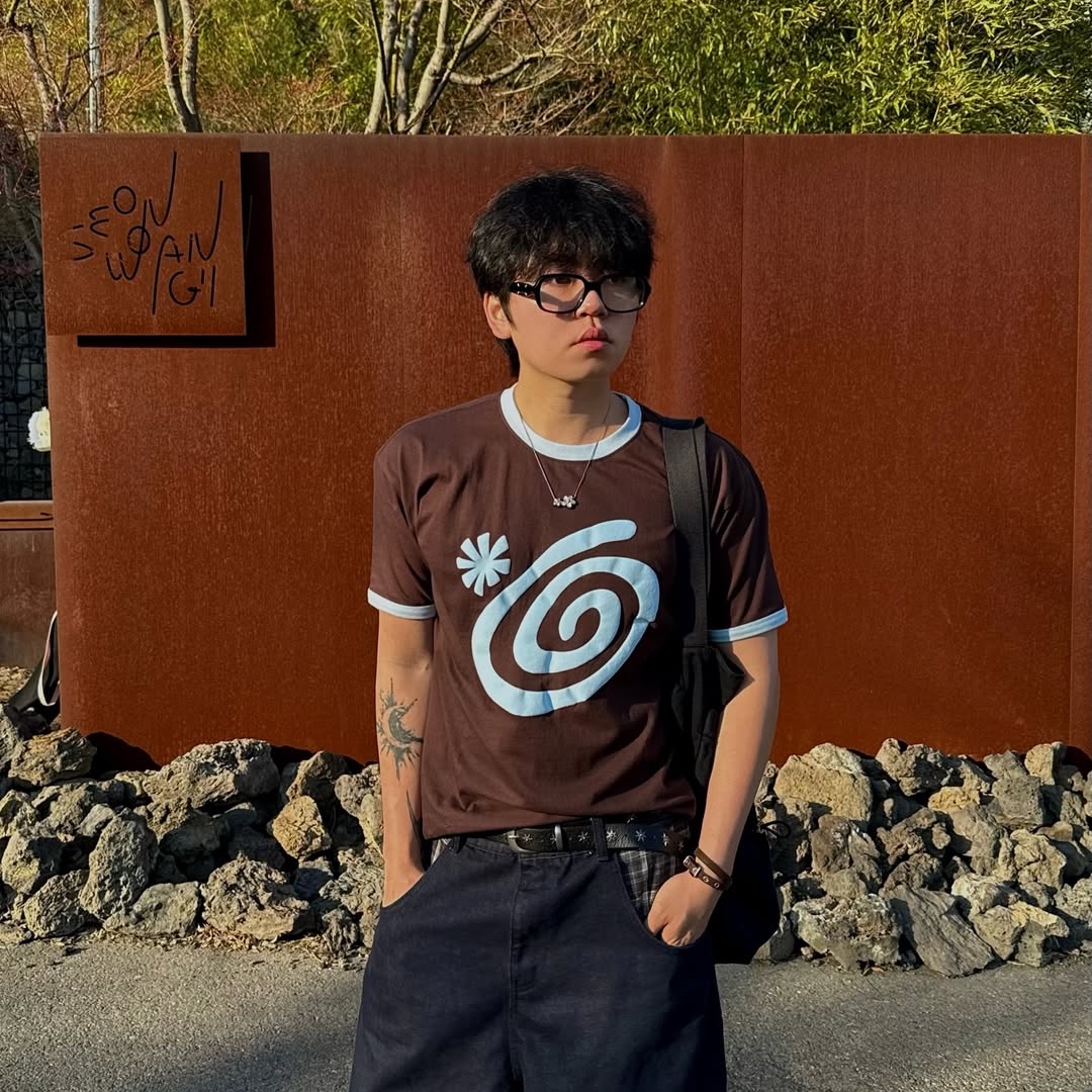 AMOU Molly Ringer T-Shirts Brown 착용 스타일 - 6