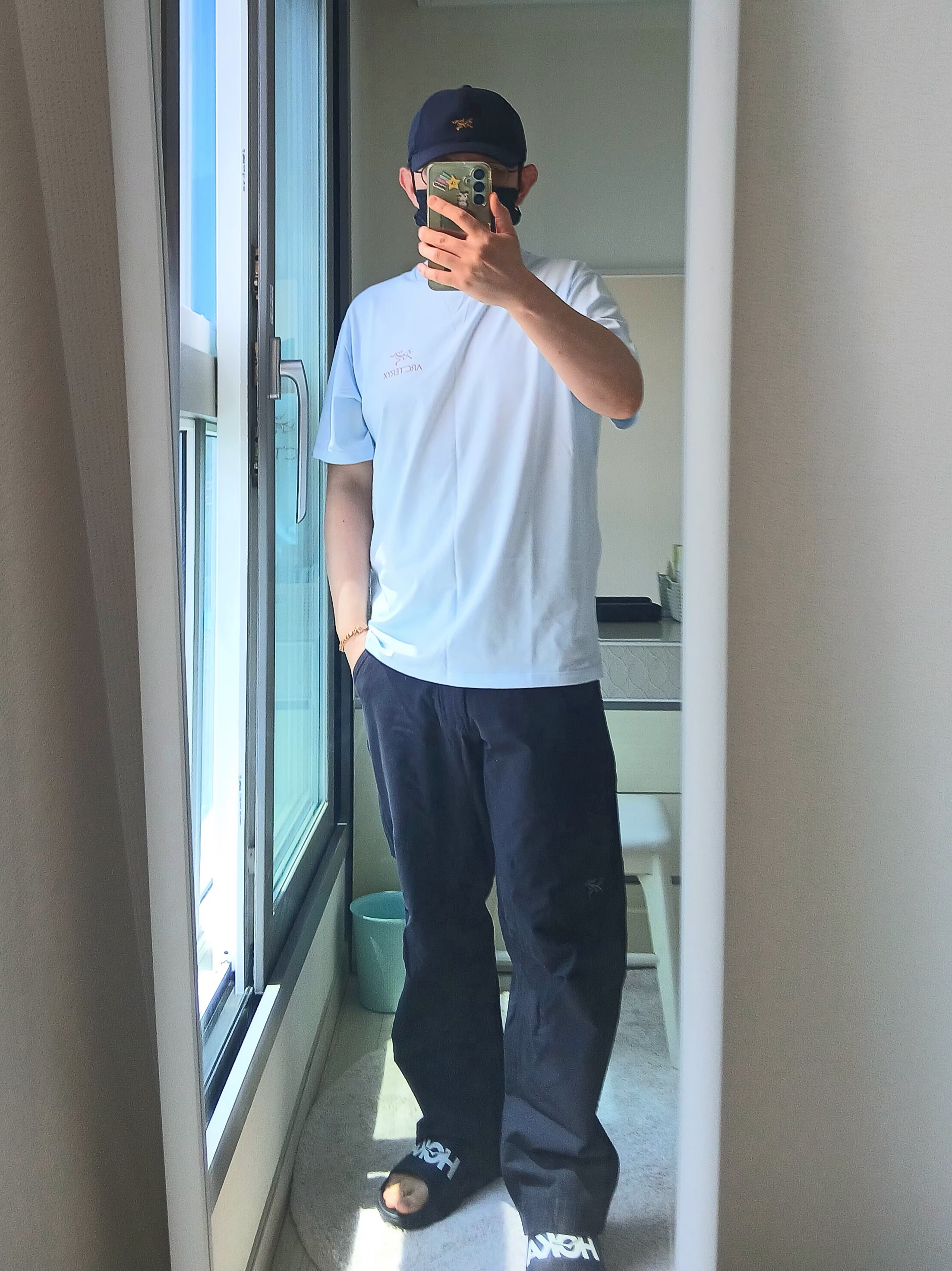 Arc'teryx Small Bird Cap Black, Arc'teryx Kragg SL Cotton Bird Word SS T-Shirt Alpine Blue Stone Red 착용 스타일 - 2