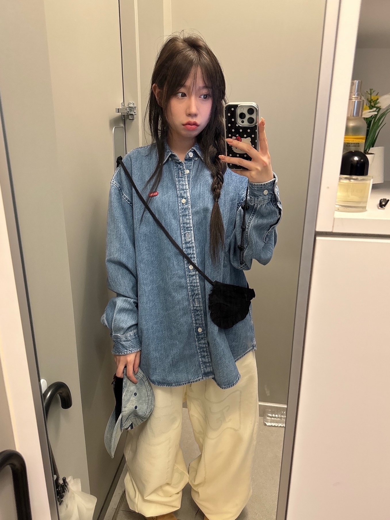 Supreme Washed Chino Twill Camp Cap Denim - 25FW, Supreme Small Box Denim Shirt Washed Indigo - 25SS 착용 스타일 - 3