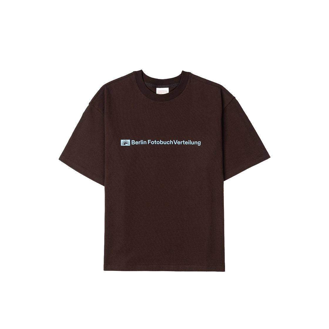 베를린 포토북 디스트리뷰션 002 비에프브이 센터 로고 티 브라운(Berlin Photobook Distribution 002 BFV Center Logo Tee Brown)