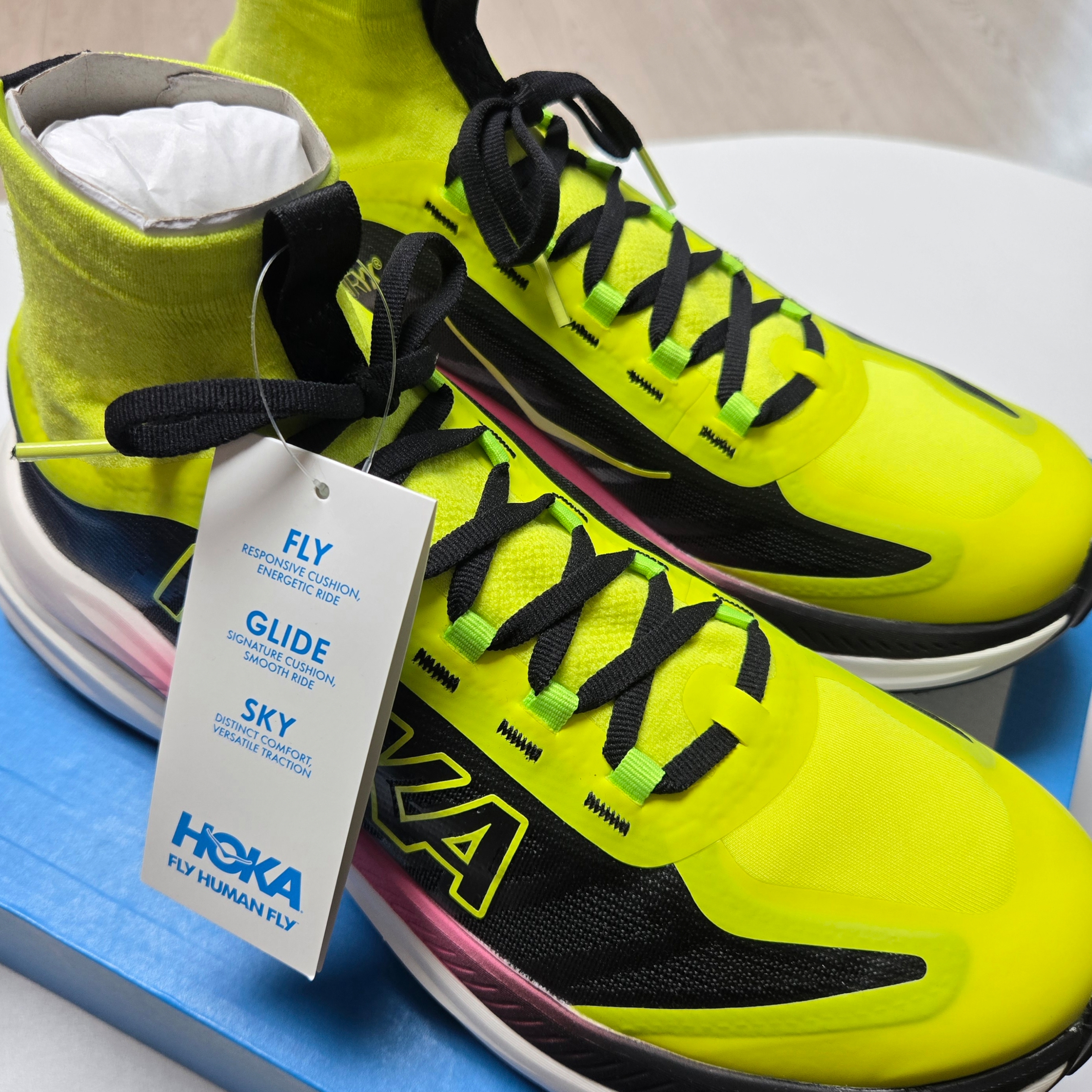 Hoka Tecton X 3 Neon Citrus Black 착용 스타일
