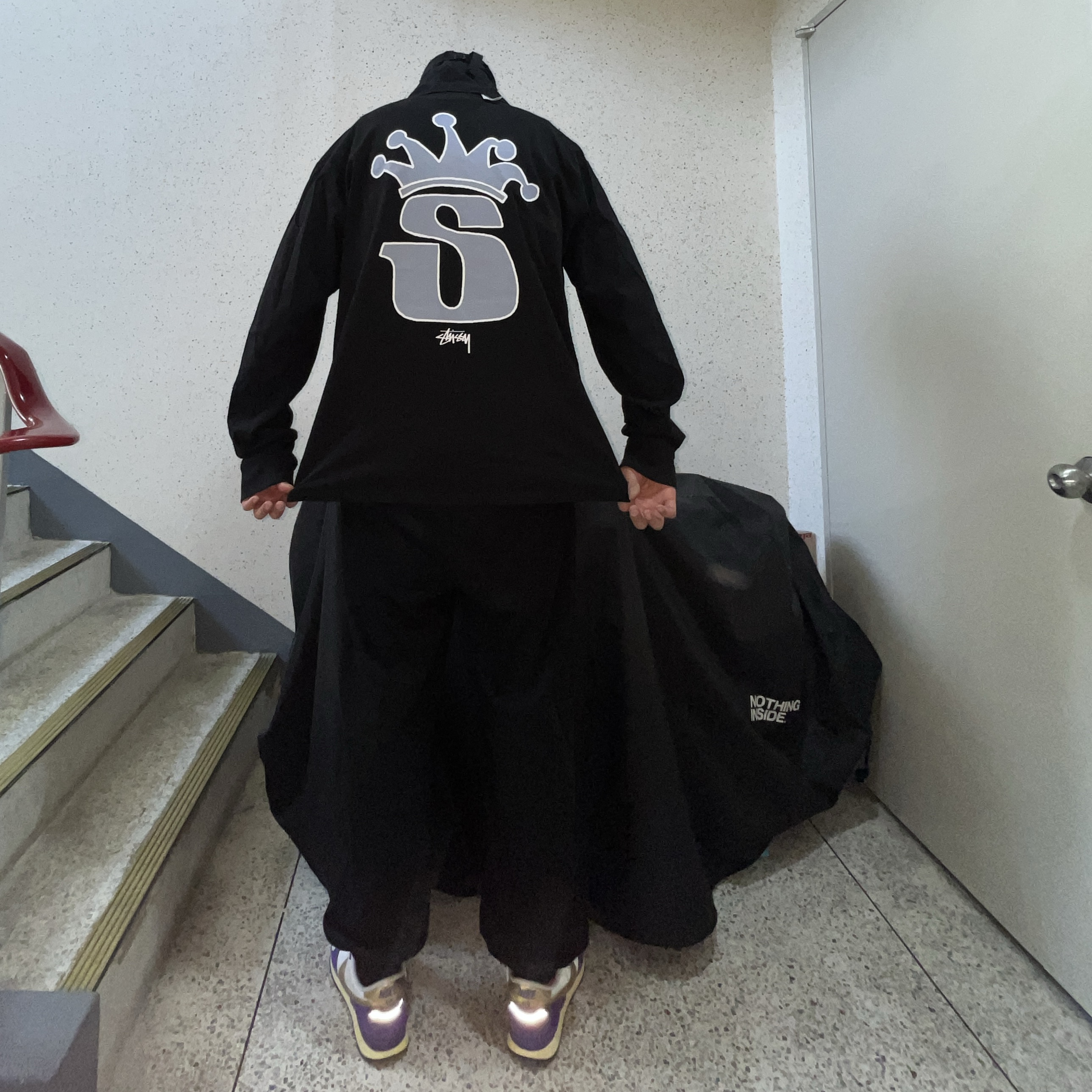 Stussy S Crown LS T-Shirt Black 착용 스타일