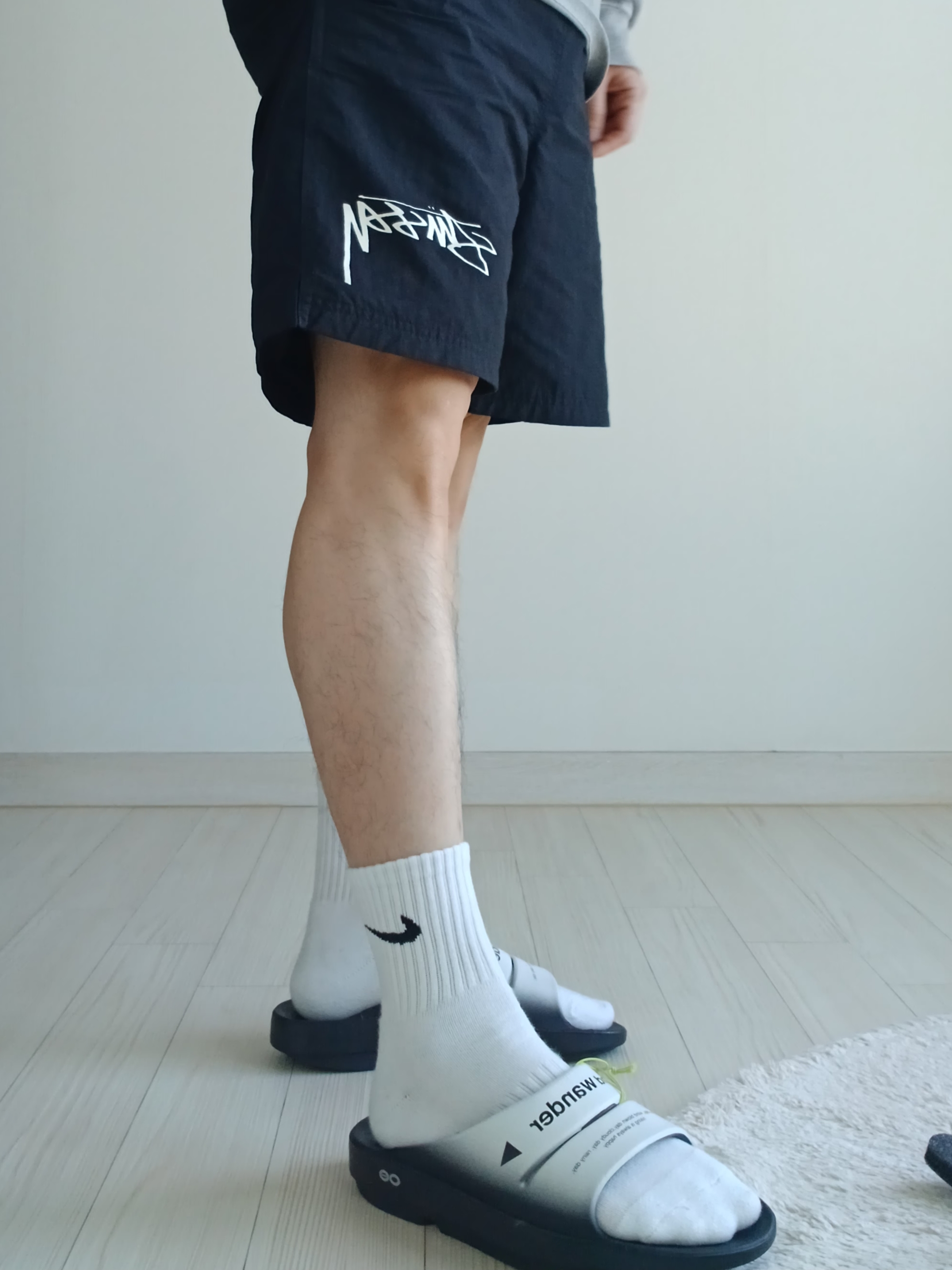 Stussy Basic Stussy Pigment Dyed LS T-Shirt Grey 2022, Nike x Stussy Shorts Black (FJ9167-010) 착용 스타일 - 3