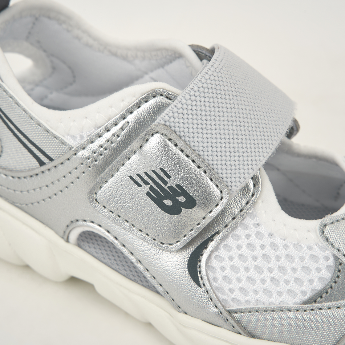 (키즈) 뉴발란스 프리들 920 샌들 실버((Kids) New Balance Freedle 920 Sandal Silver) - 7