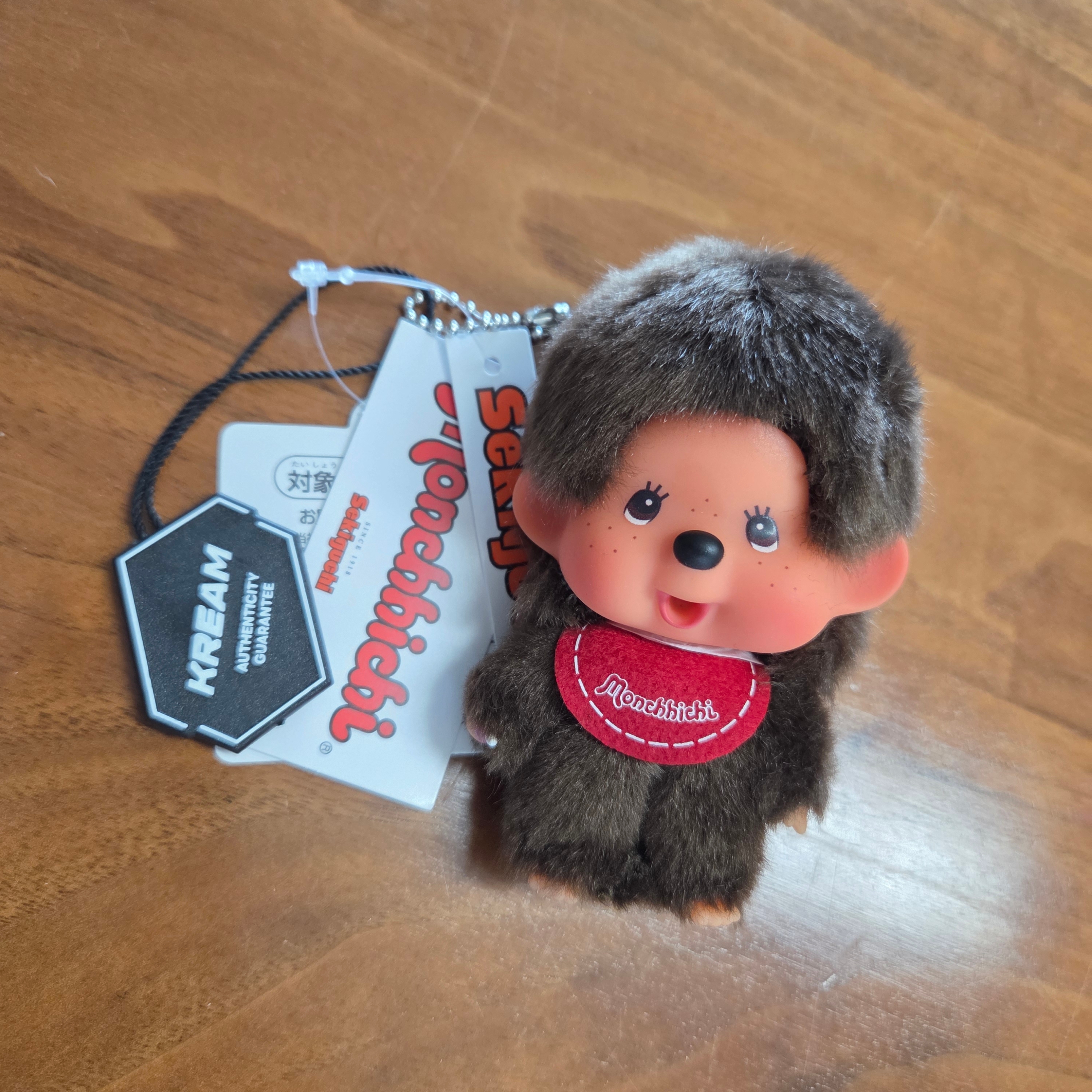 Monchhichi Bighead SS Boy Key Chain Brown 착용 스타일