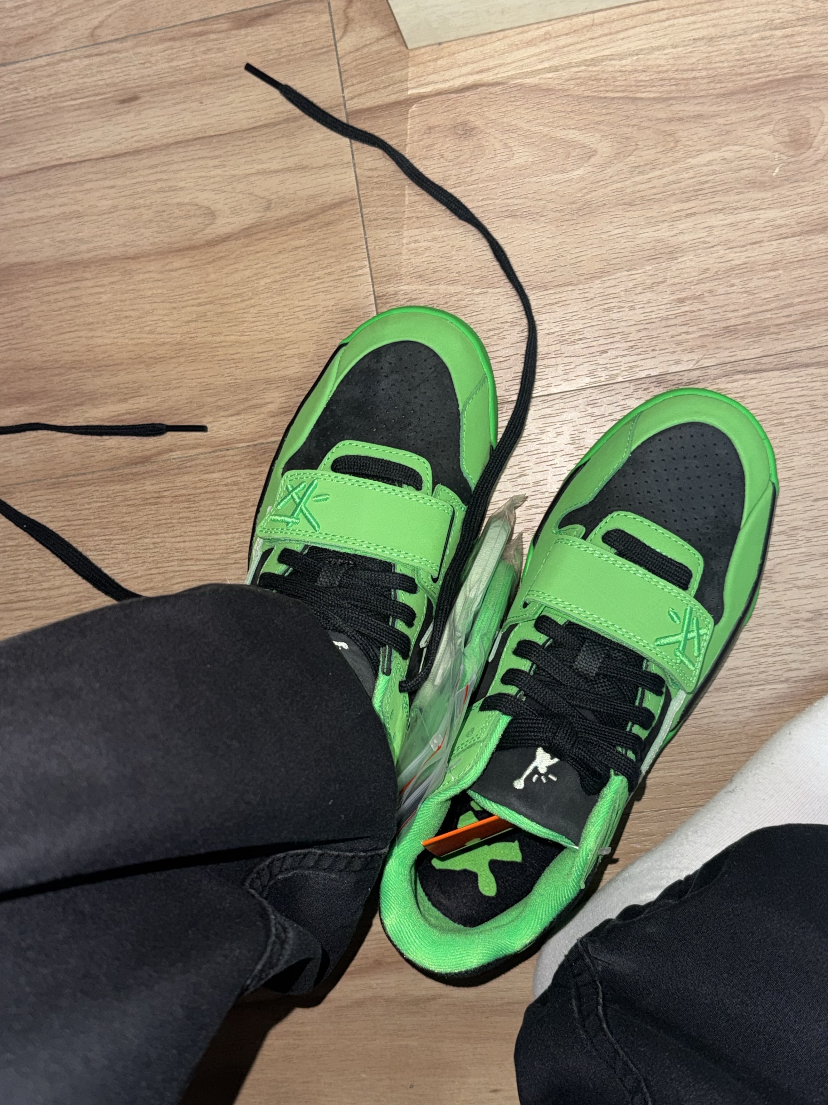Jordan x Travis Scott Jumpman Jack TR Green Spark Vapor Green 착용 스타일 - 4