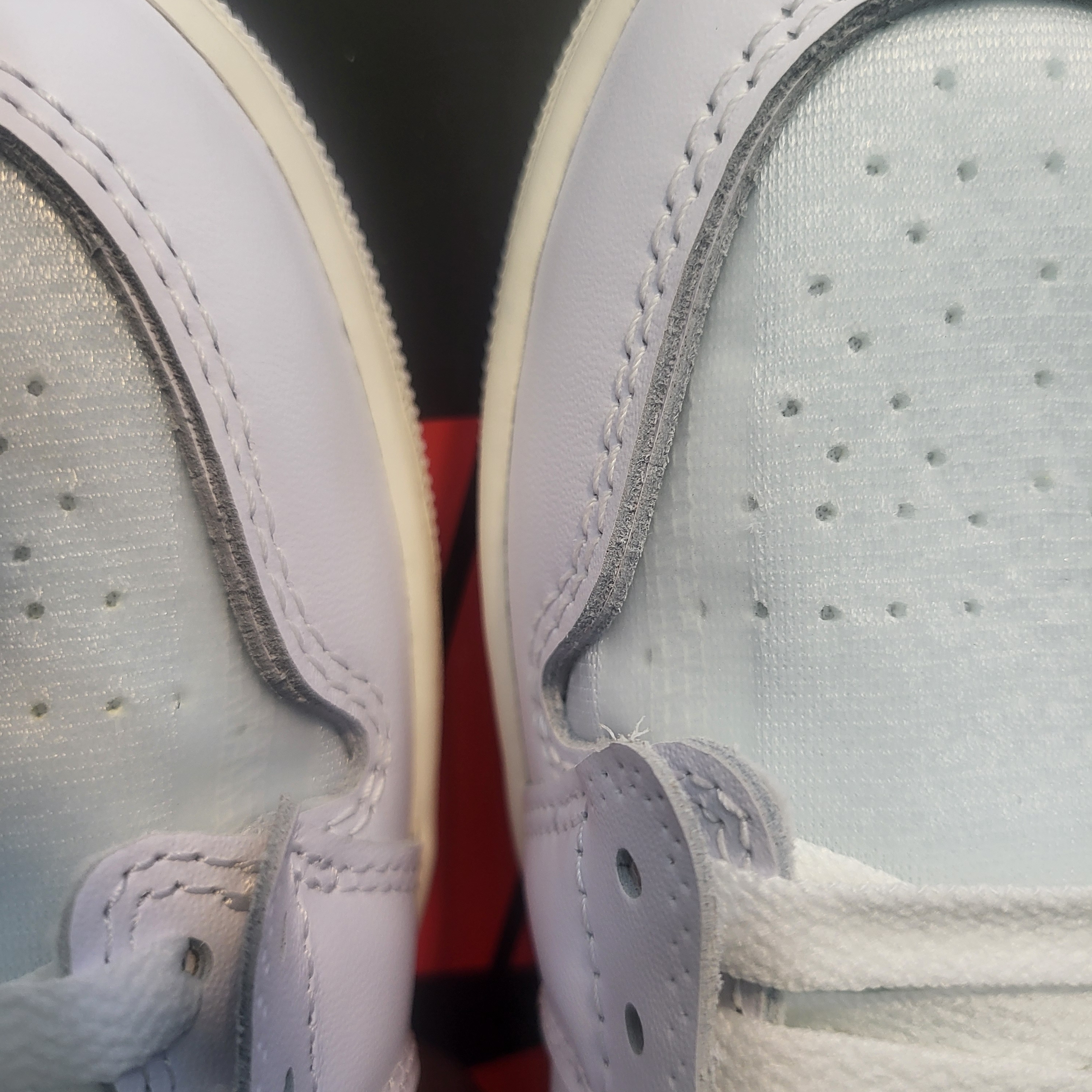 Jordan 1 x Virgil Abloh Archive Retro High Alaska White 착용 스타일 - 5