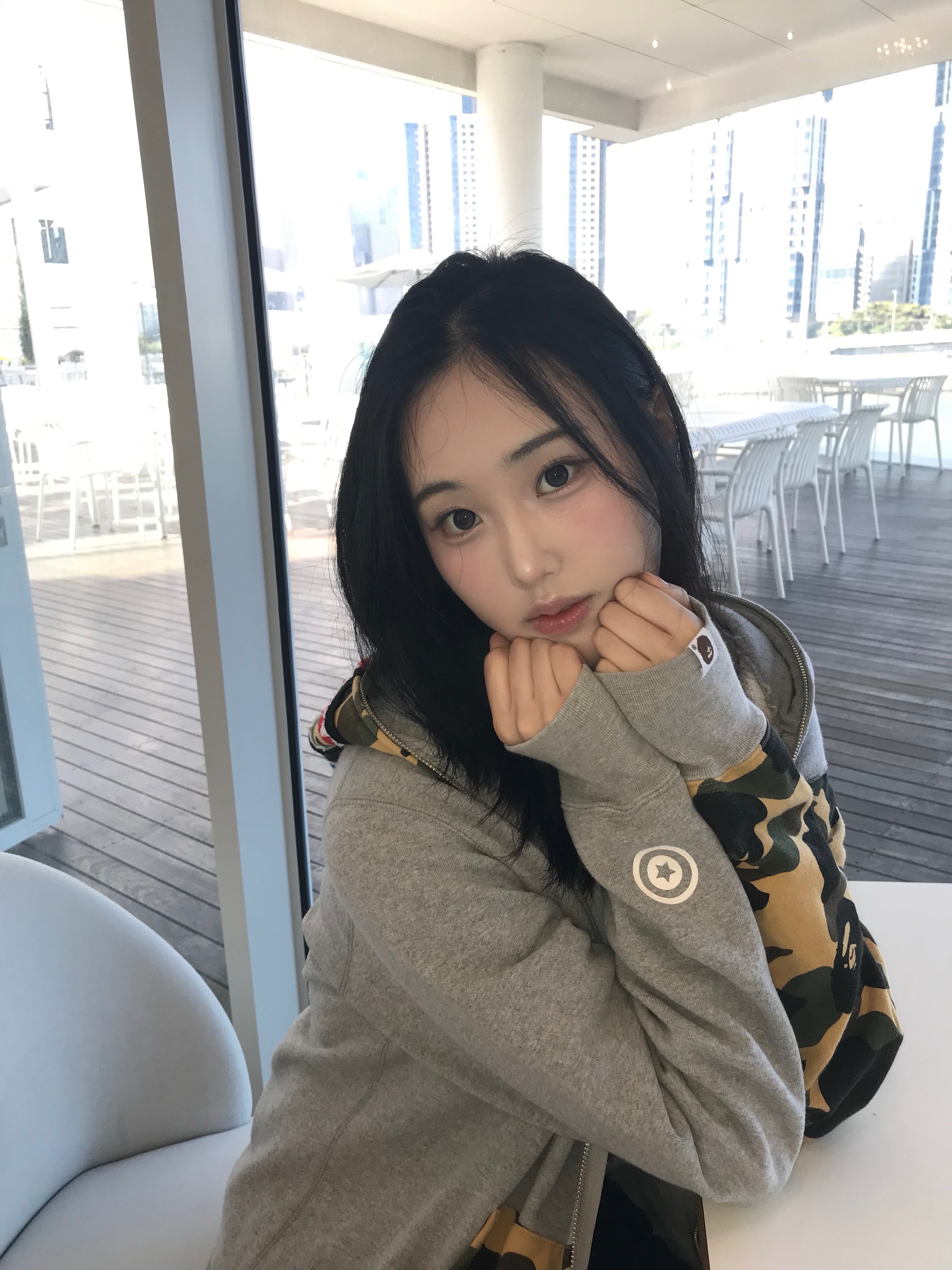 BAPE 1st Camo Shark Full Zip Hoodie Gray 착용 스타일 - 1