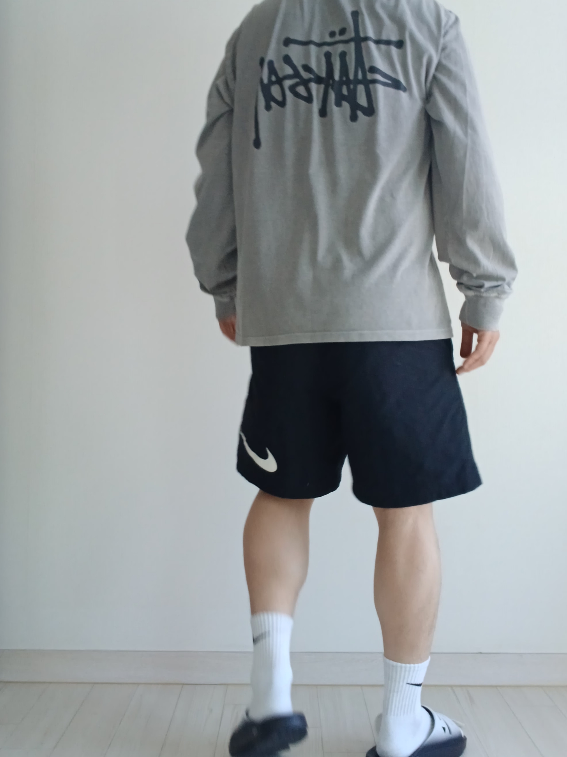 Stussy Basic Stussy Pigment Dyed LS T-Shirt Grey 2022, Nike x Stussy Shorts Black (FJ9167-010) 착용 스타일 - 7