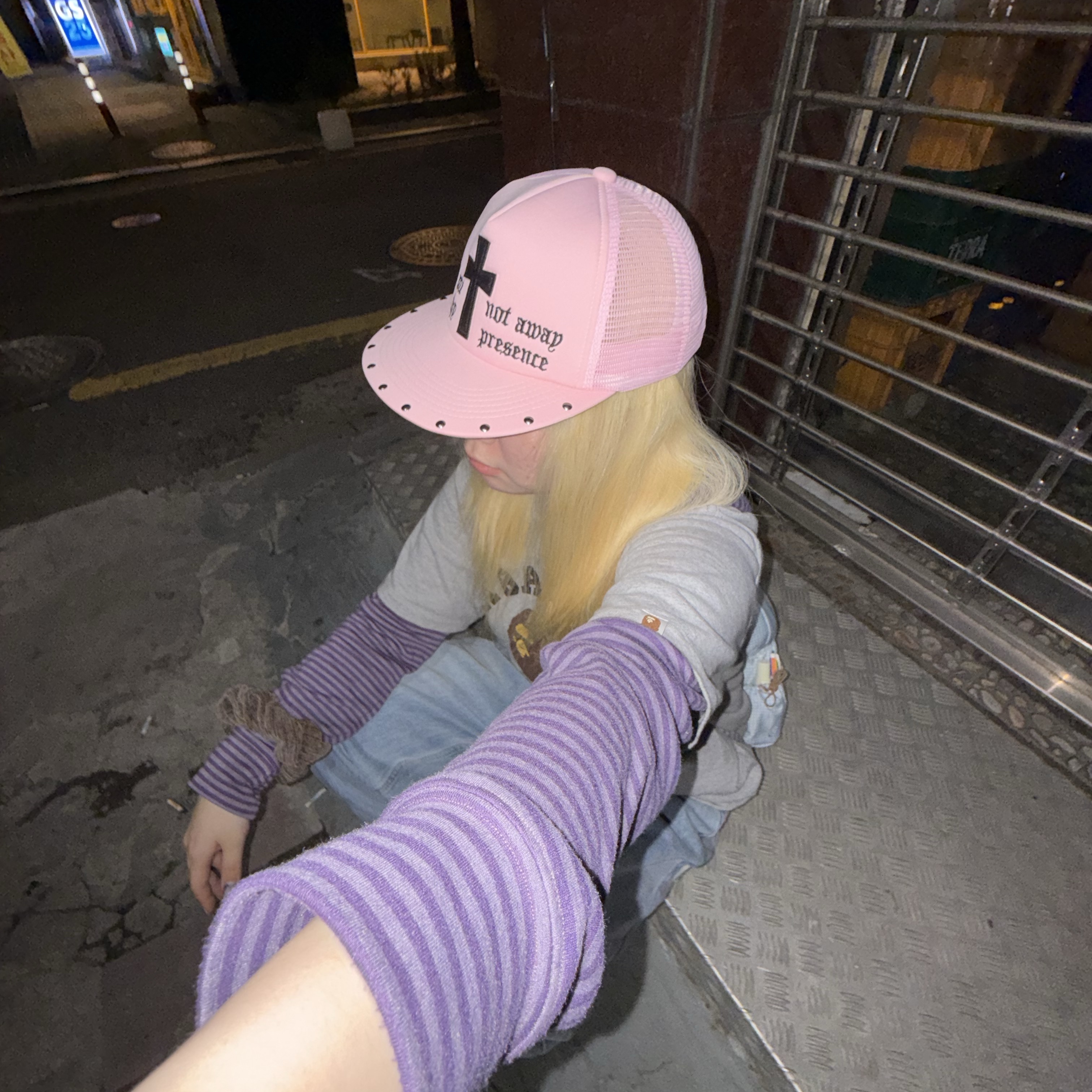 Sculptor Cross Mesh Cap Pink 착용 스타일