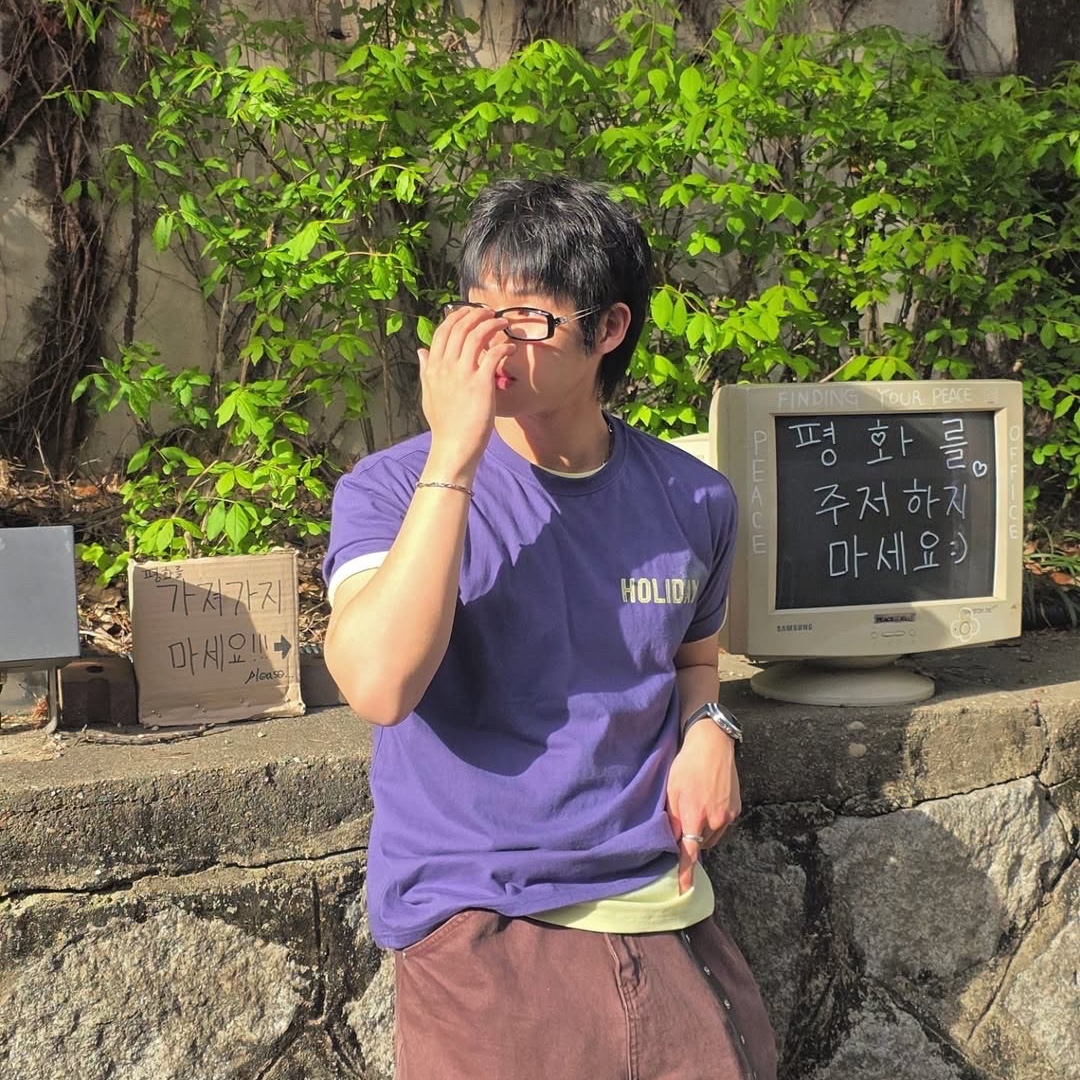 AMOU Holiday Half T- Shirts Purple 착용 스타일 - 2