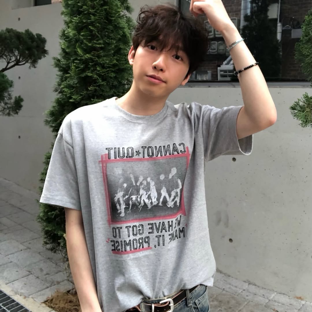 AMOU Marking Box Half T-Shirts Gray 착용 스타일 - 7