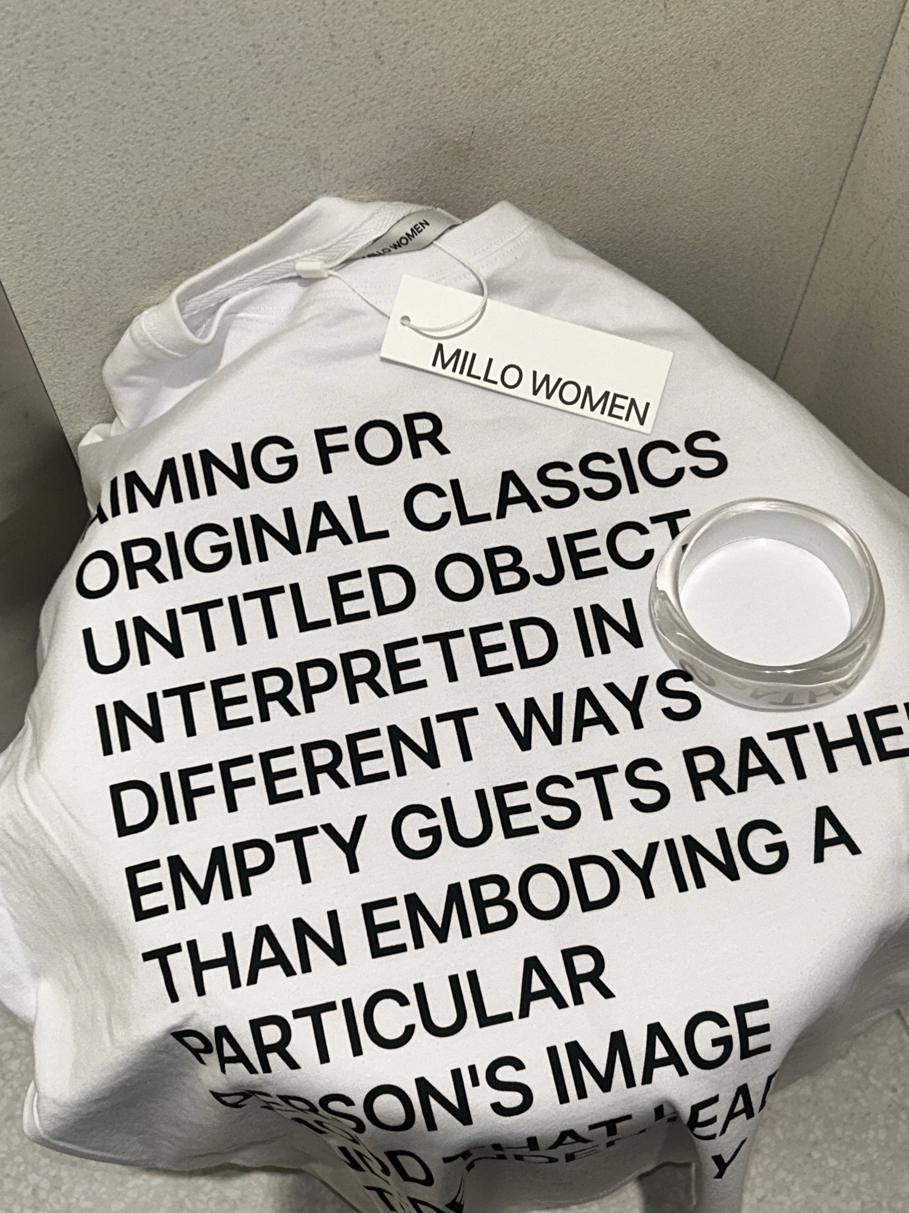 MILLO WOMEN Lettering Archive T-shirts White 착용 스타일 - 7