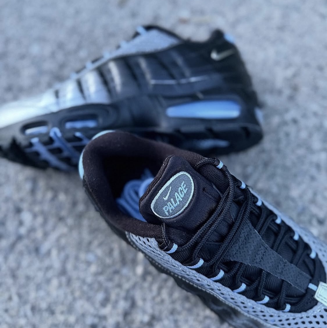 Nike x Palace Air Max 95 Metallic Silver Aluminum 착용 스타일 - 3