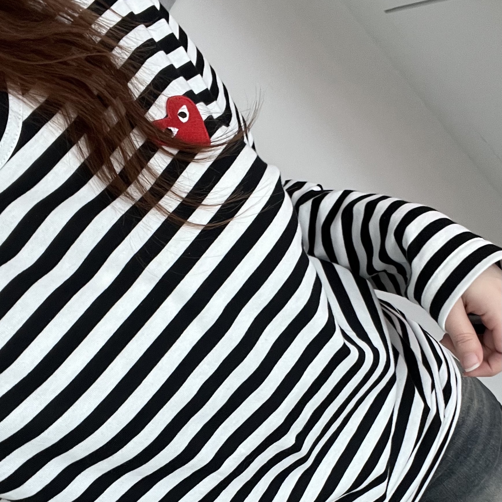 Play Comme des Garcons Striped LS T-Shirt Black White 착용 스타일