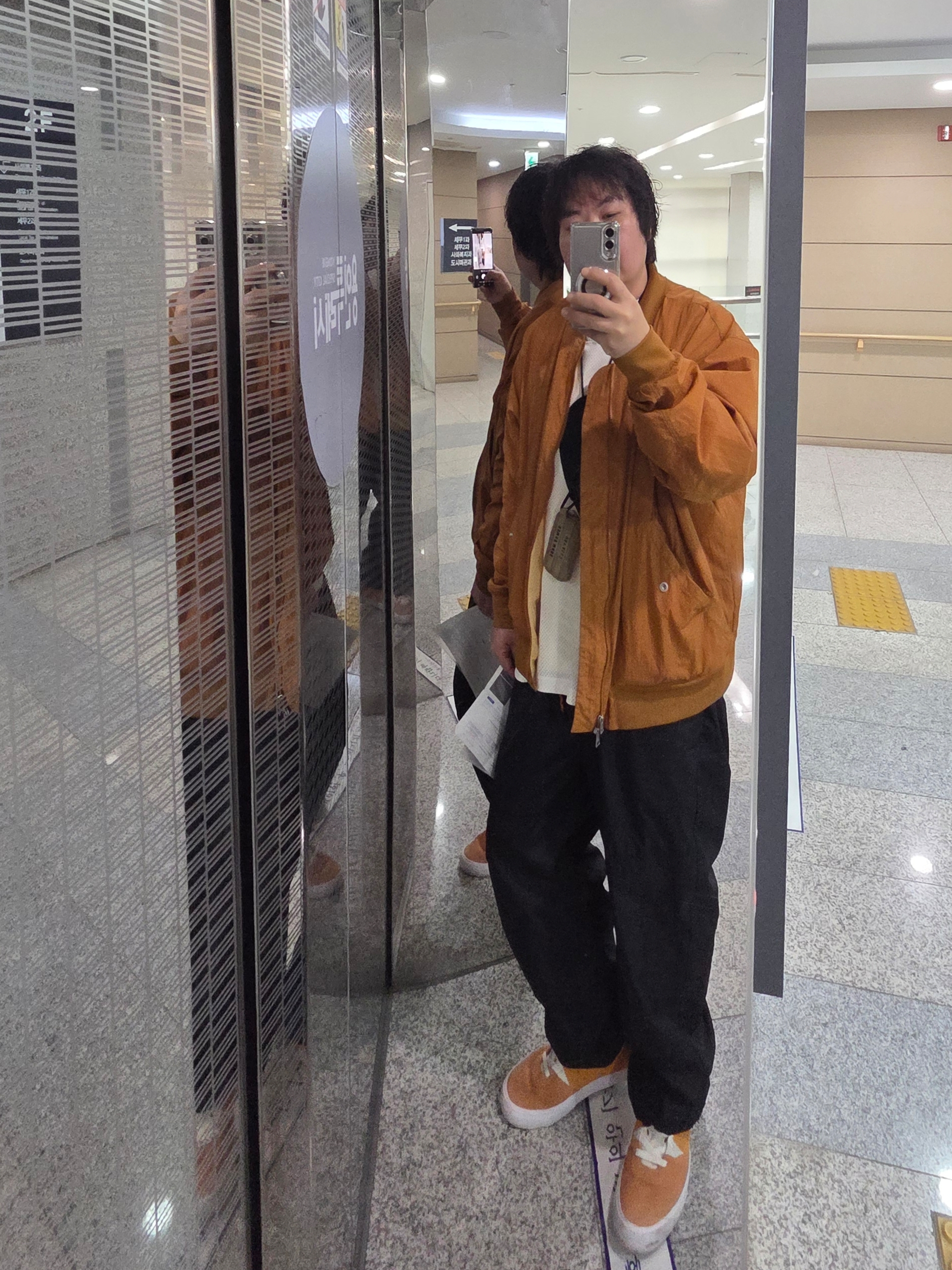 Human Made Military Card Case Beige, Jordan Essentials Renegade Lightweight Jacket Legend Light Brown - Asia 착용 스타일 - 2