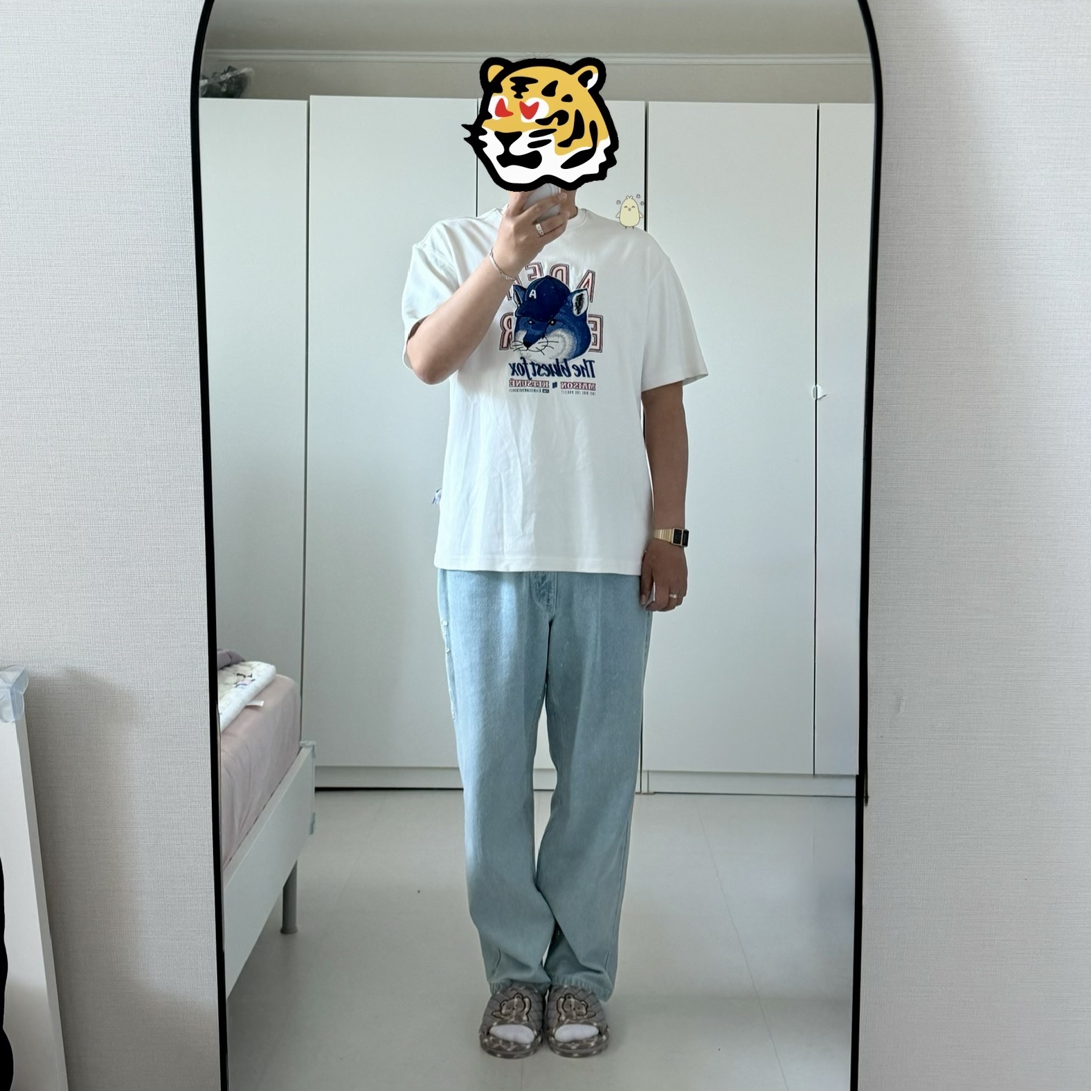 Maison Kitsune x Ader Error The Bluest Fox T-Shirt White, AAPE Now Jeans Light Blue - 25SS 착용 스타일 - 2