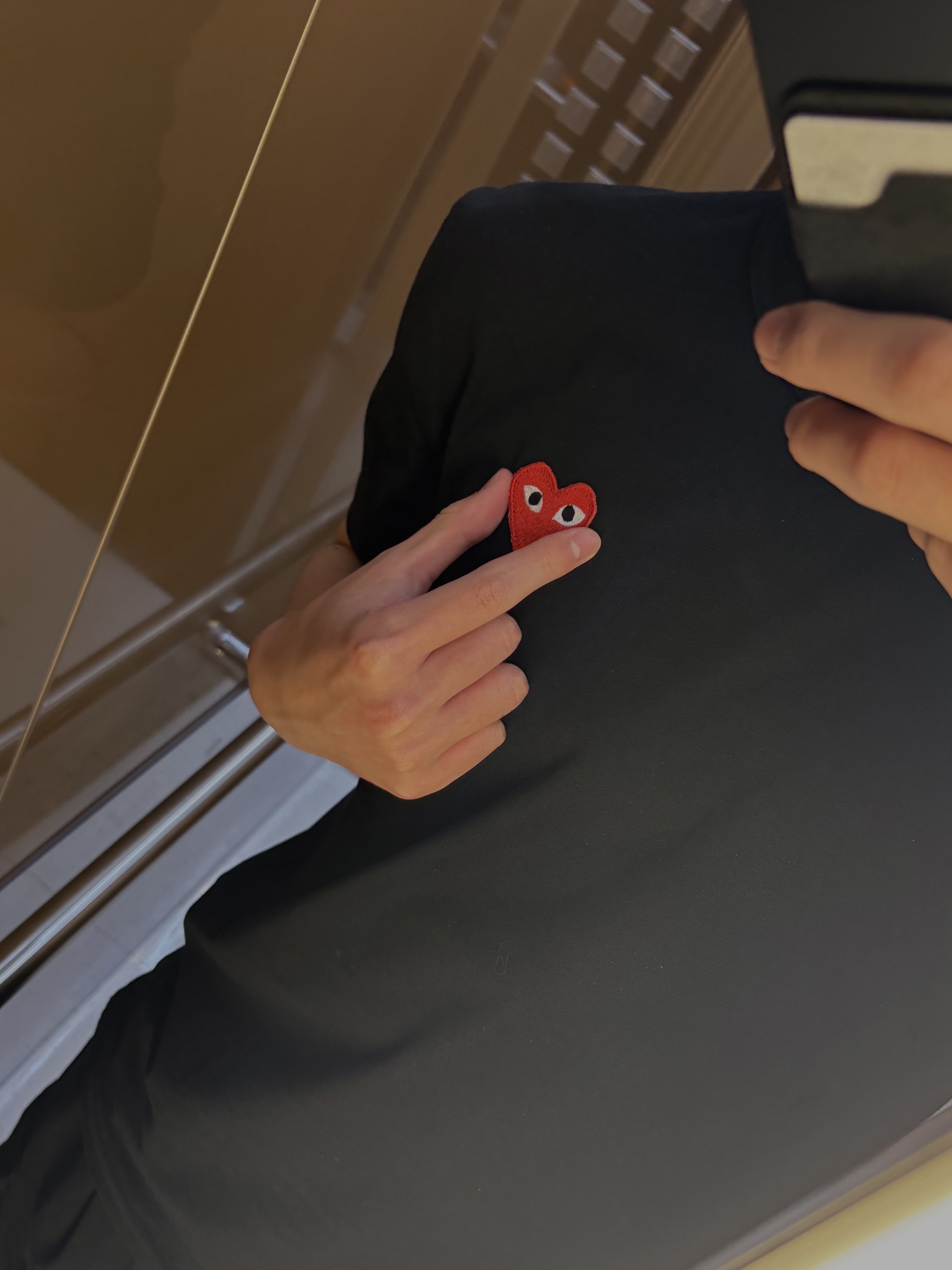 Play Comme des Garcons Red Heart T-Shirt Black 착용 스타일