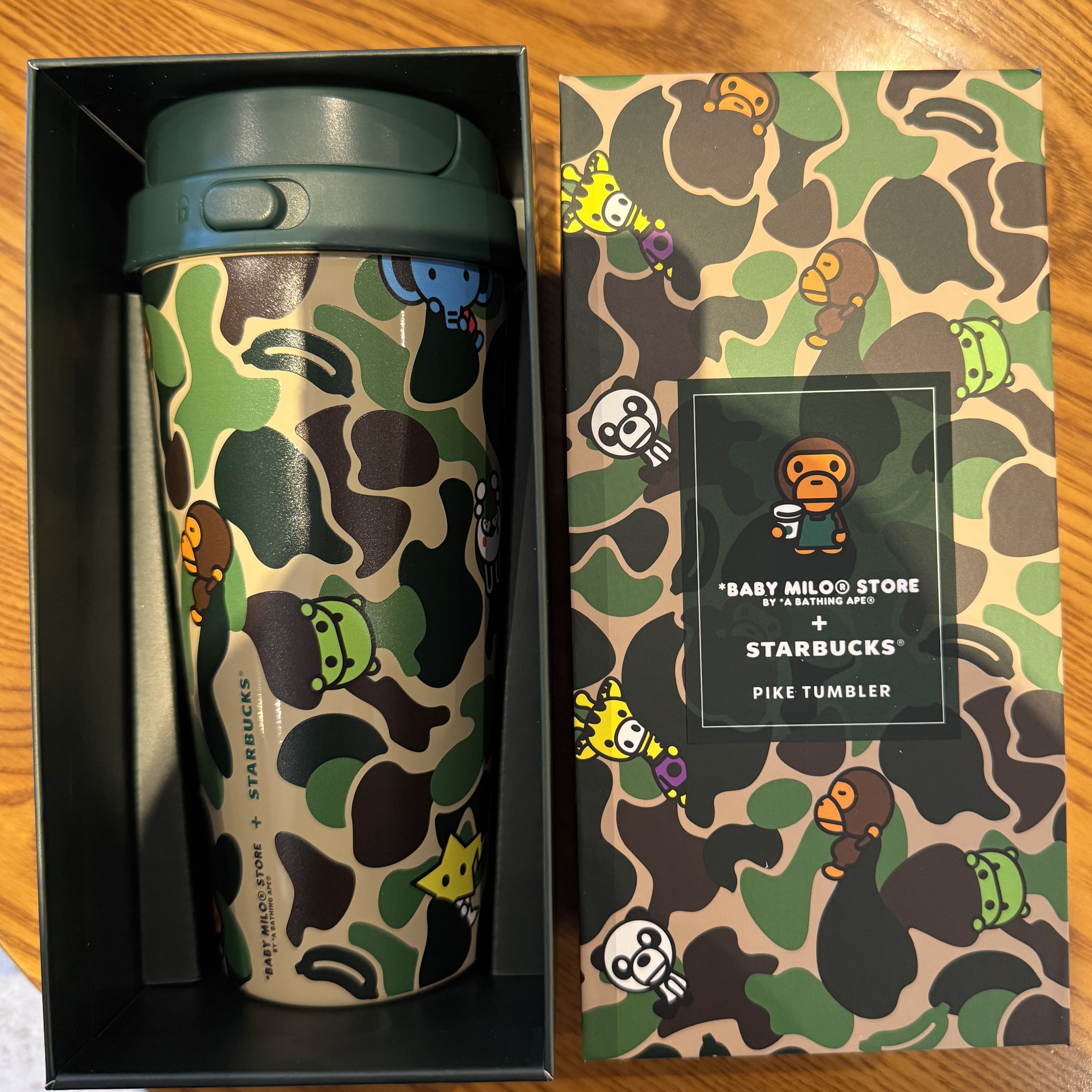 Starbucks x BAPE Baby Milo Tumbler 473ml 착용 스타일