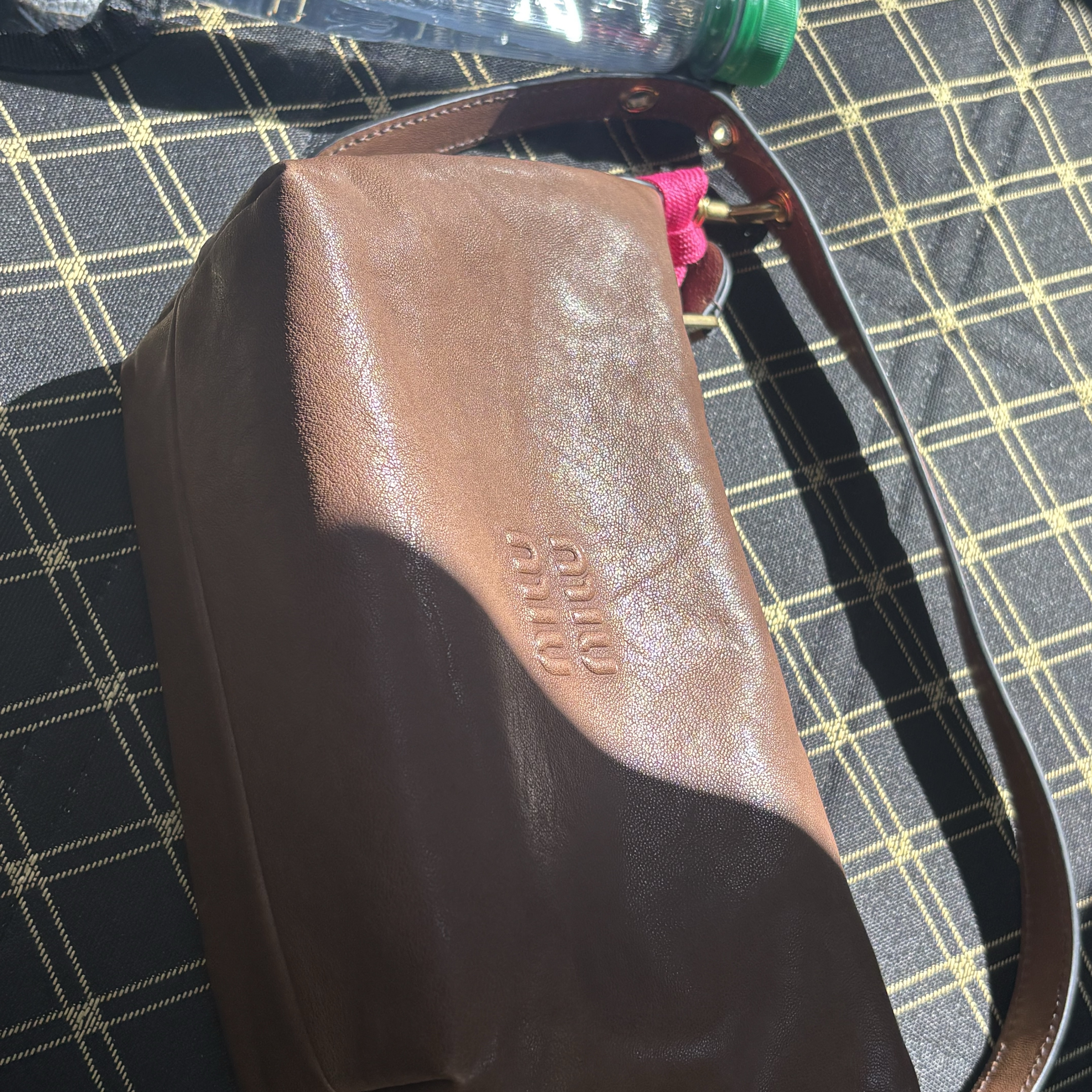 Miu Miu Nappa Leather Pouch Oak 착용 스타일