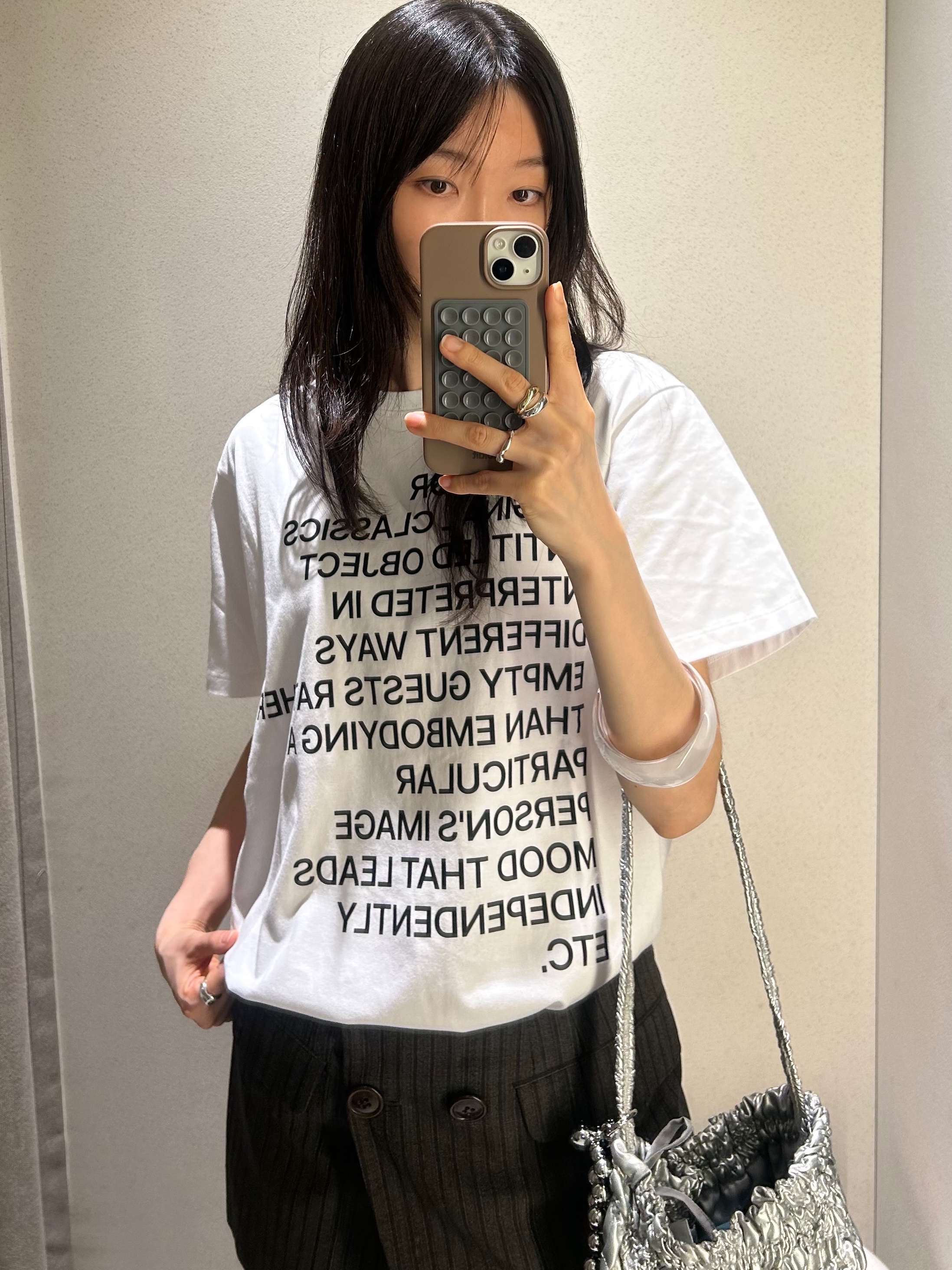 MILLO WOMEN Lettering Archive T-shirts White 착용 스타일 - 1