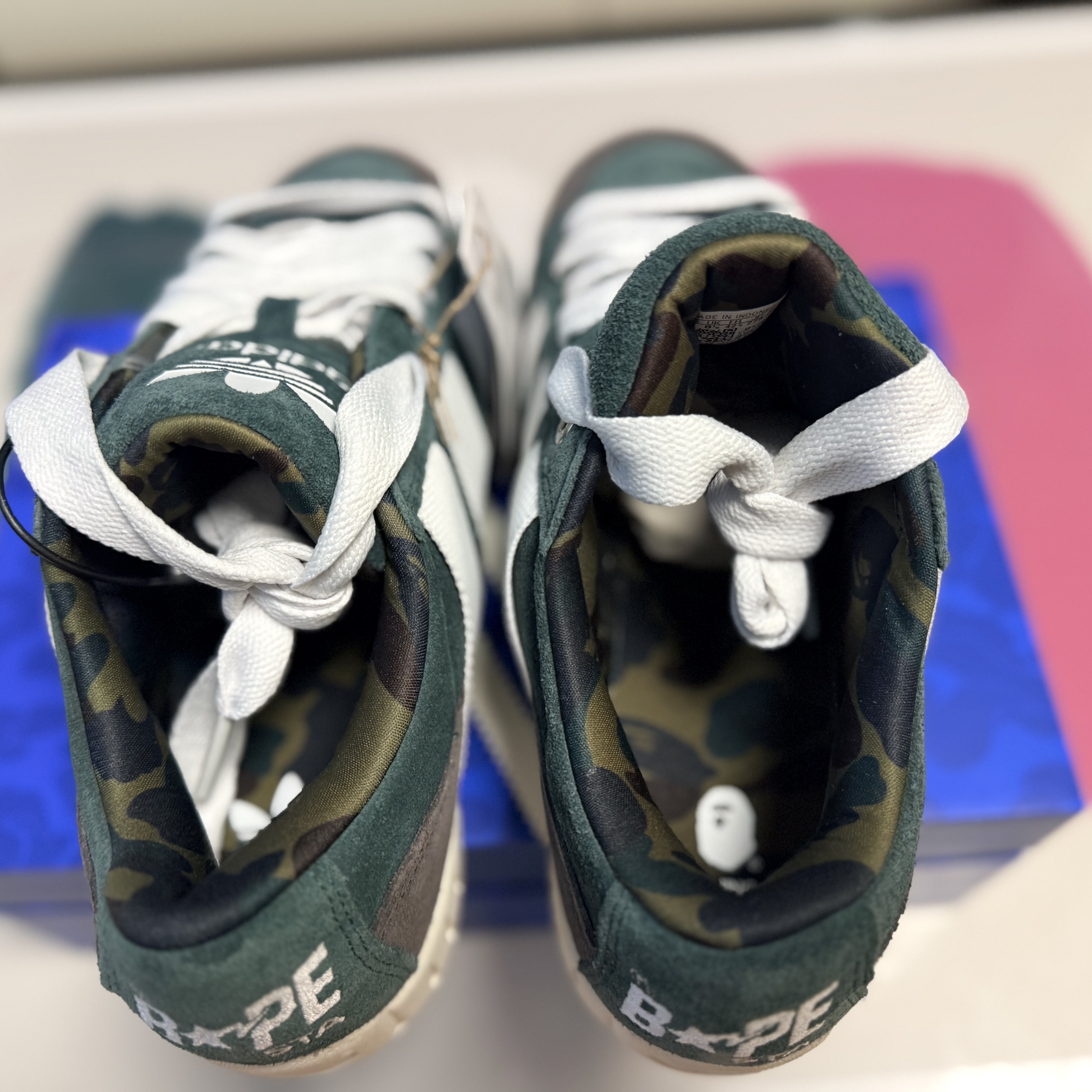 Adidas x BAPE Lawsuit Shadow Green Cloud White 착용 스타일 - 7