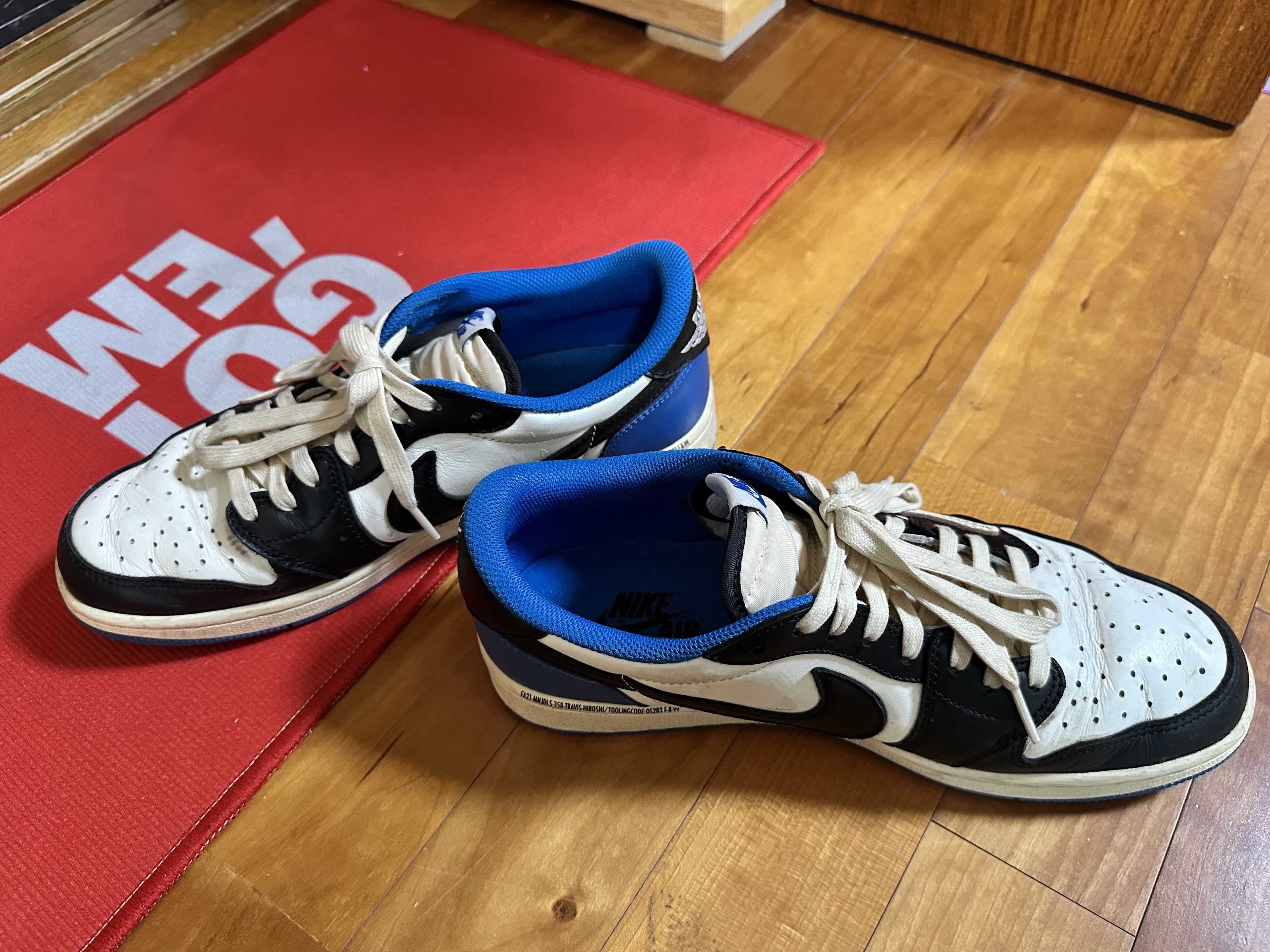 Jordan 1 x Travis Scott x Fragment Retro Low OG SP Military Blue 착용 스타일
