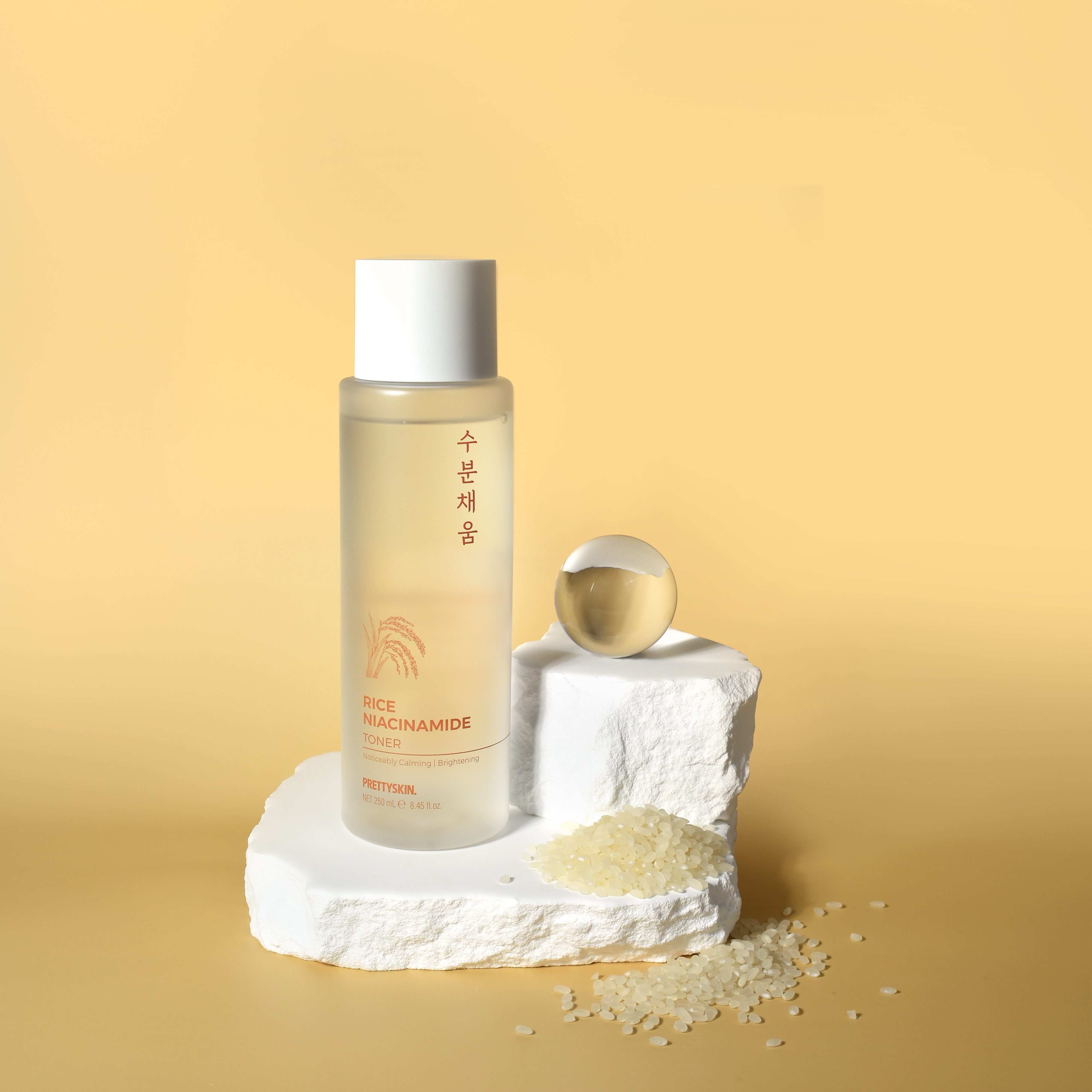 PRETTYSKIN RICE NIACINAMIDE TONER 착용 스타일 - 1