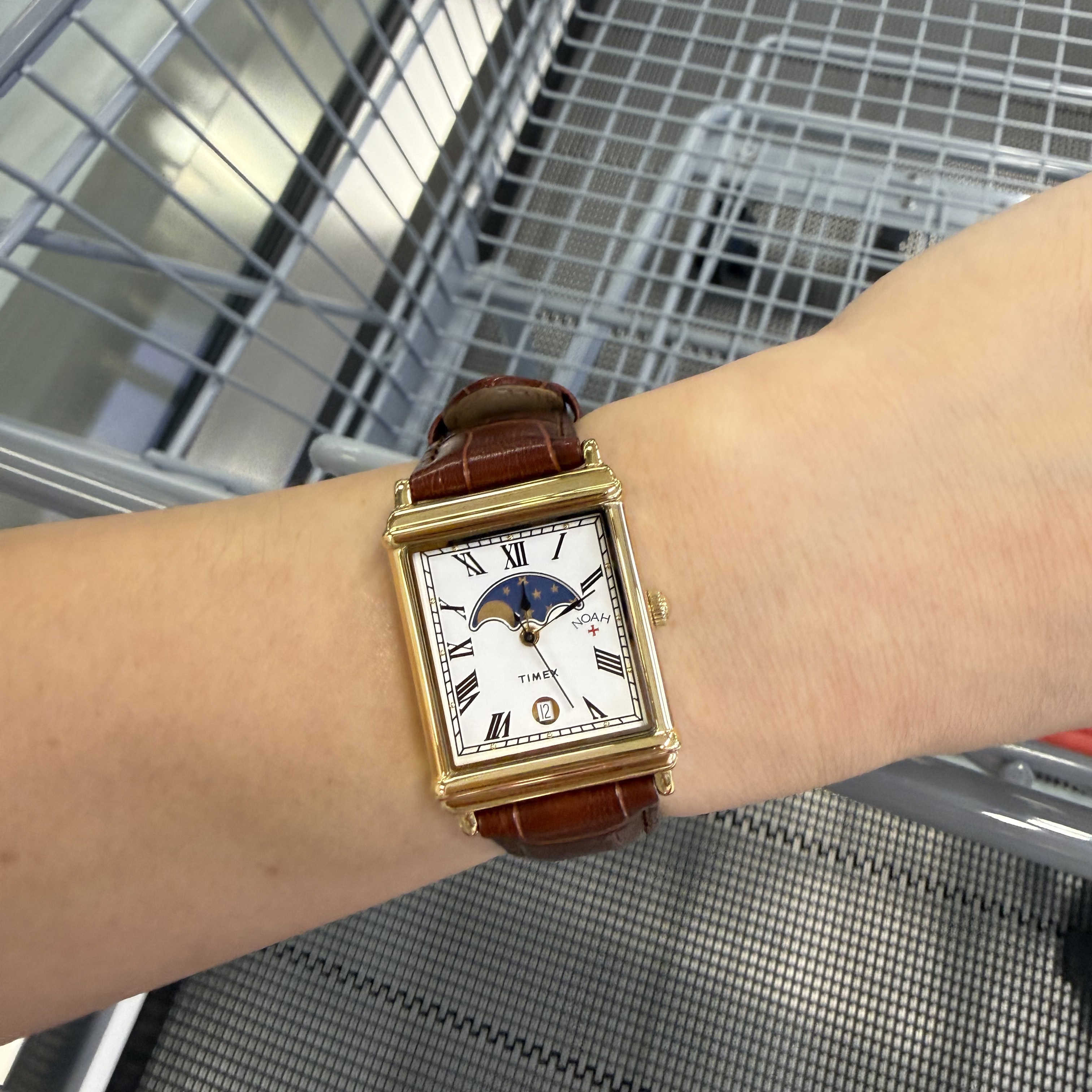 Timex x Noah Moon Phase Watch Brown Gold 착용 스타일