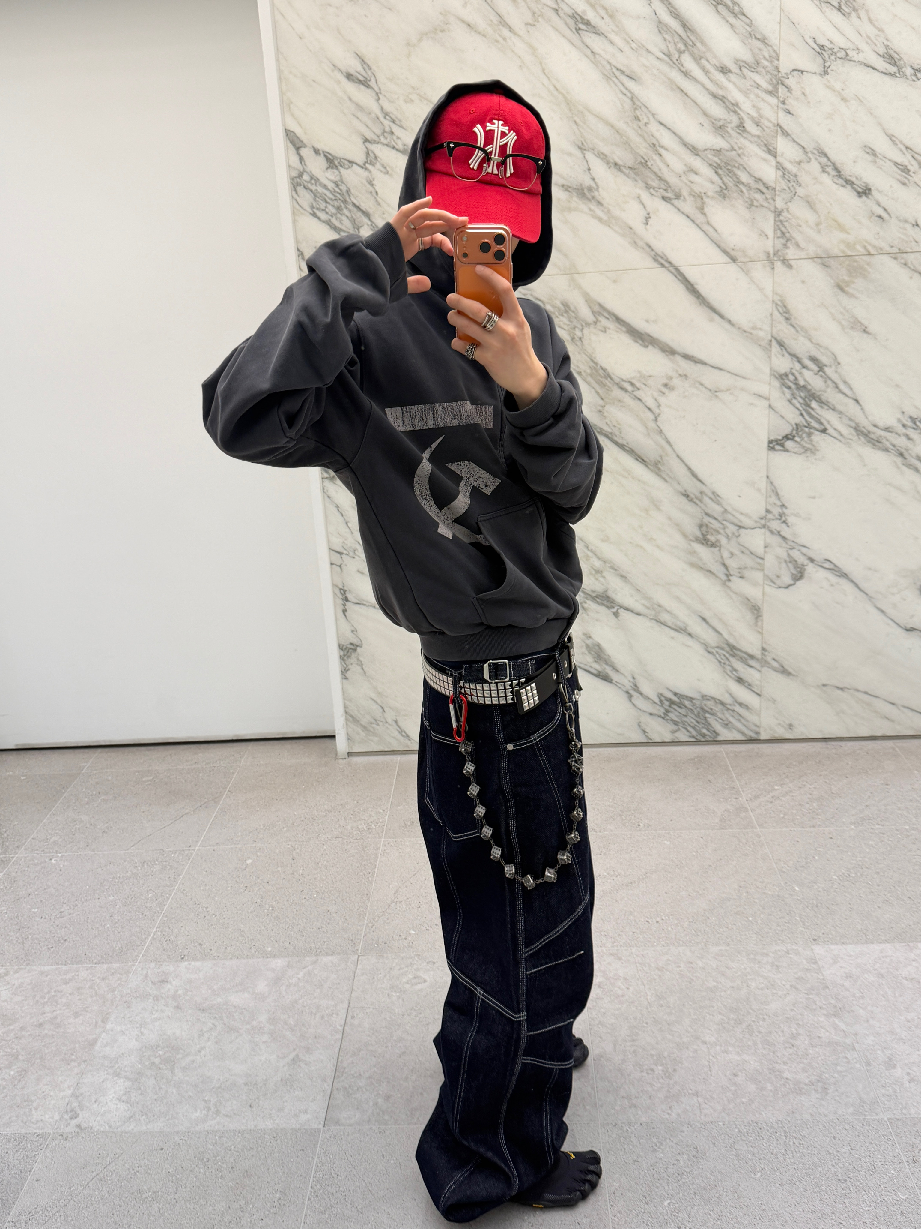 ROARINGRAD Rawline Indigo Denim Pants, ETCE Ny Cross Washed Cap Red 착용 스타일 - 2