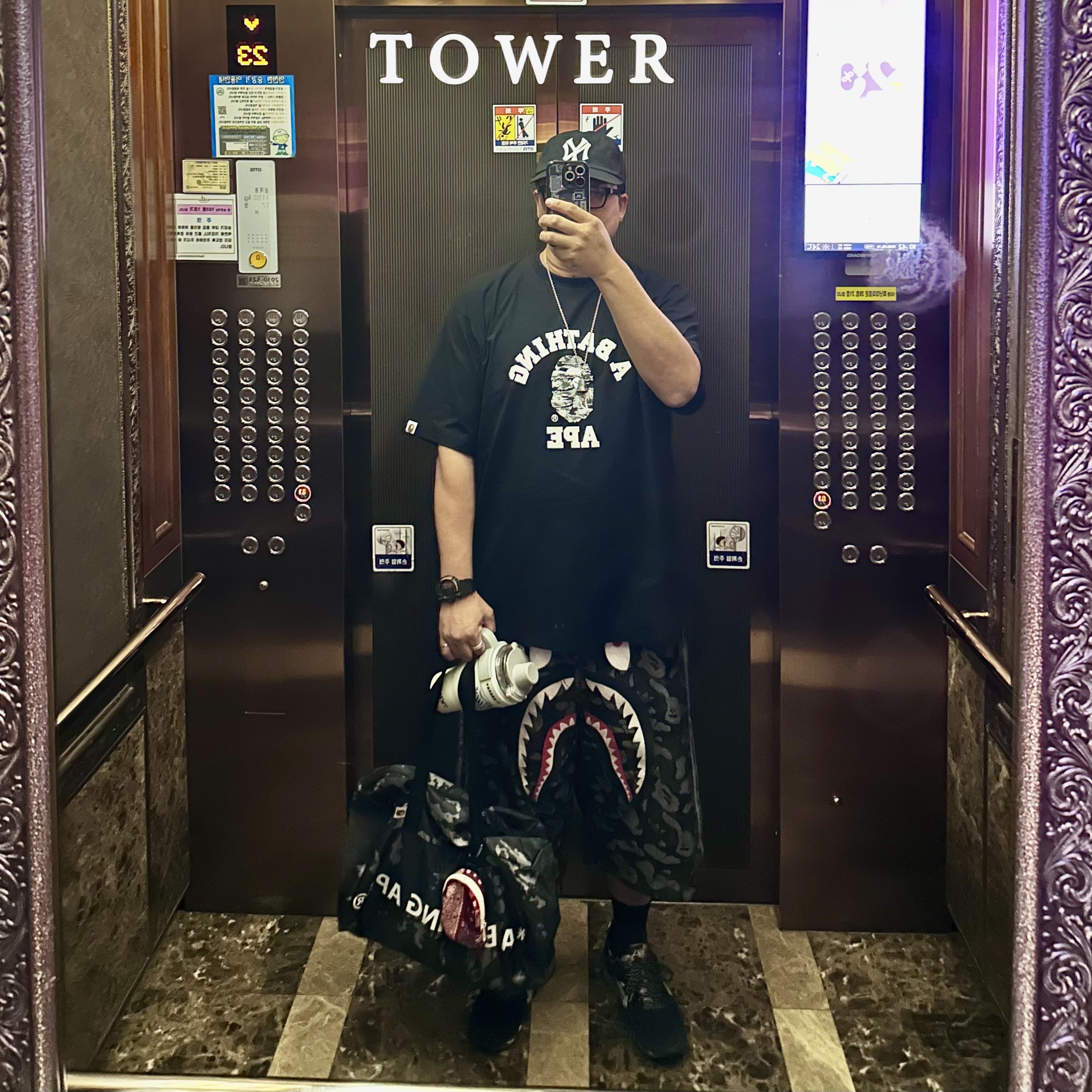 Adidas x BAPE Shark Denim Shorts Black - US Sizing, MLB Q-Fit Unstructured Ball Cap New York Yankees Black 착용 스타일