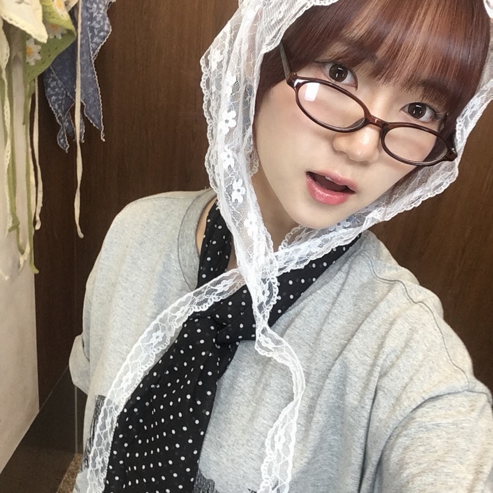 AMOU Cali Bear Half T-Shirts Gray 착용 스타일 - 2