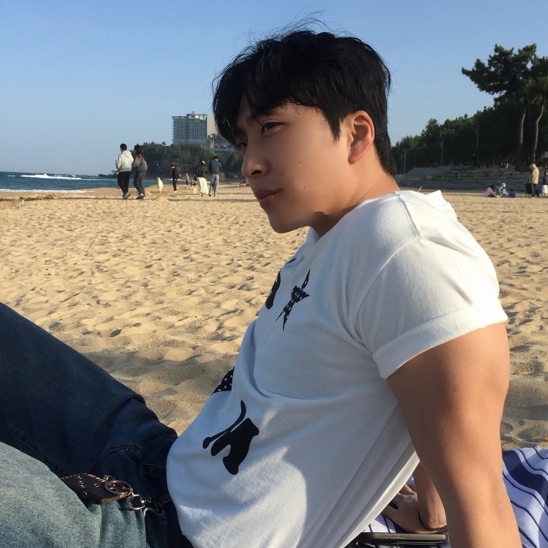 AMOU AM Star Half T-Shirts White 착용 스타일 - 1