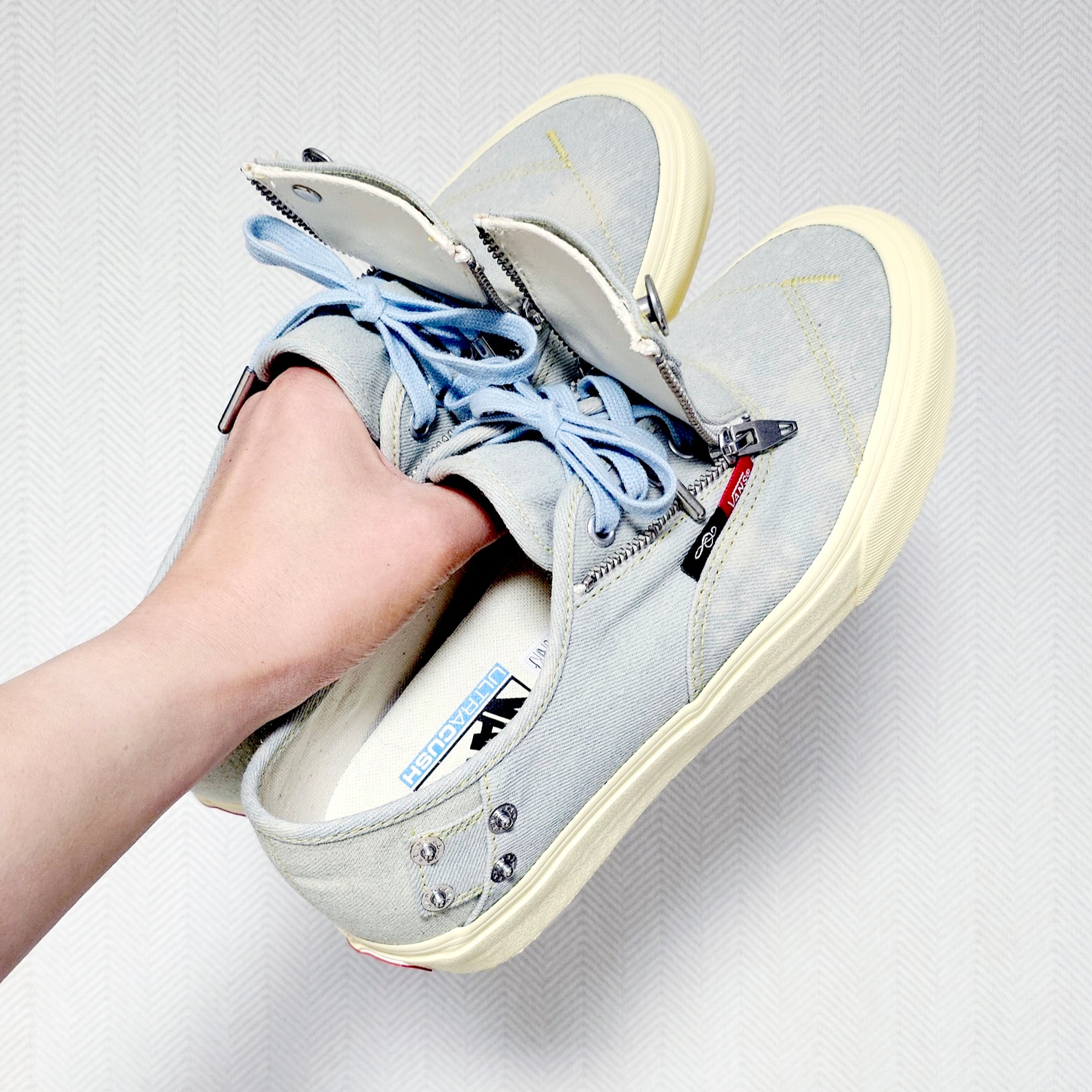Vans Vault x Shane Gonzales Authentic Zip Denim 착용 스타일
