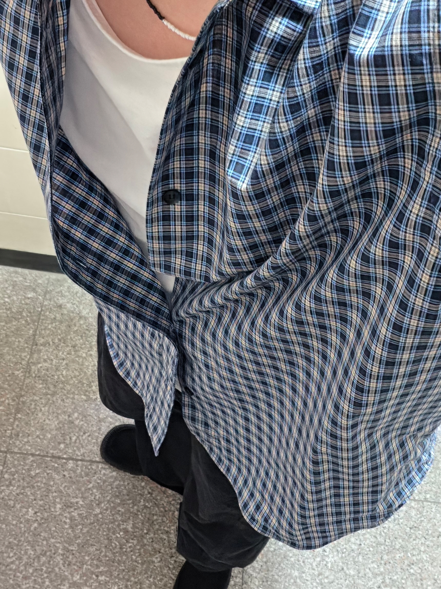 Nonnod Wire Shirt Blue, Ader Error Curve; BS01 Noir 착용 스타일